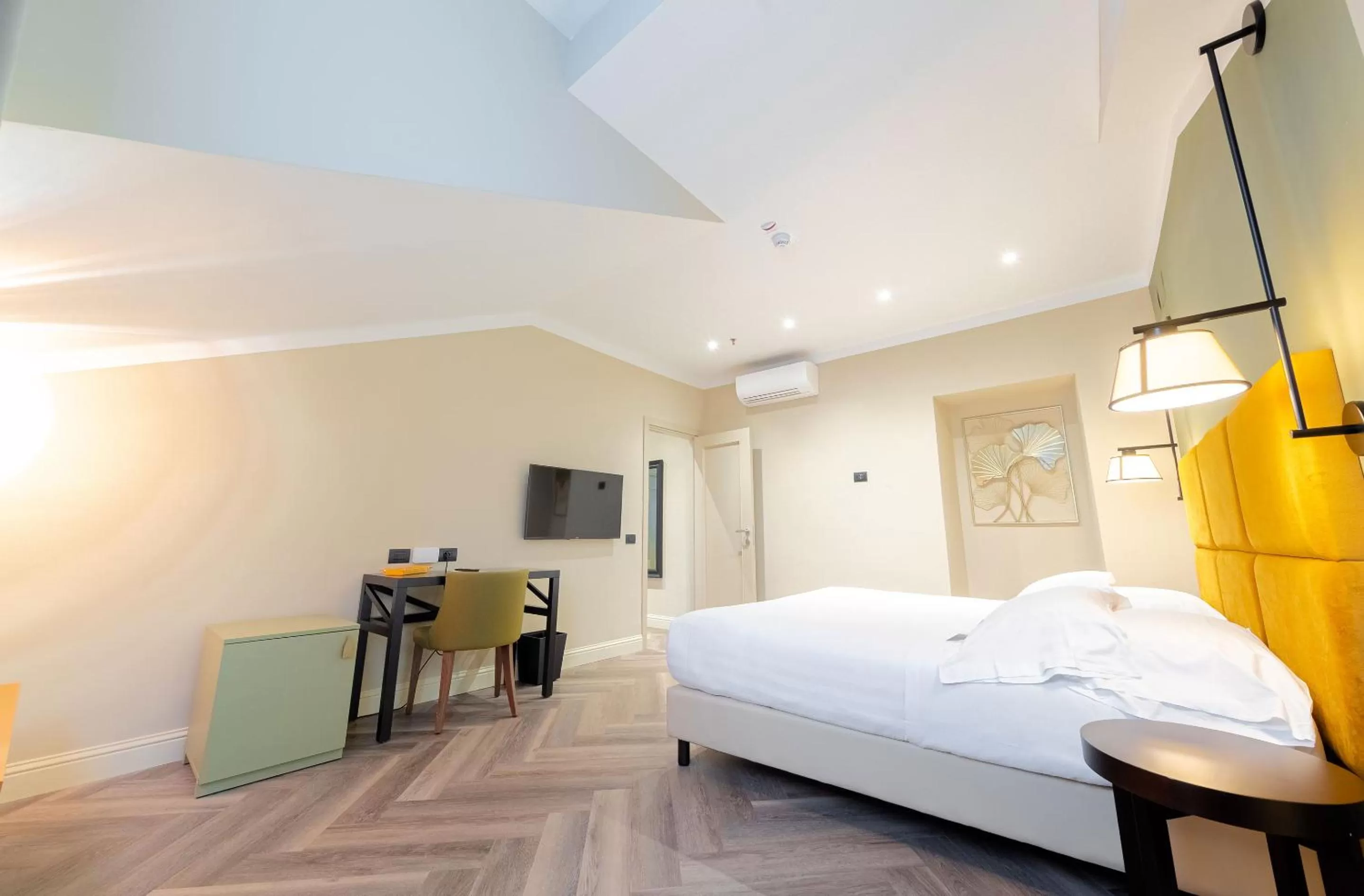 Bedroom, Bed in Hotel Astoria