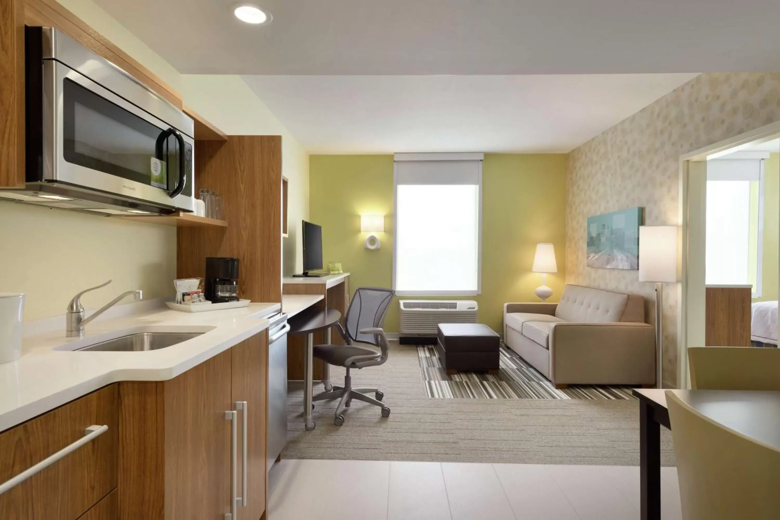 Bedroom, Kitchen/Kitchenette in Home2 Suites by Hilton Roseville Minneapolis