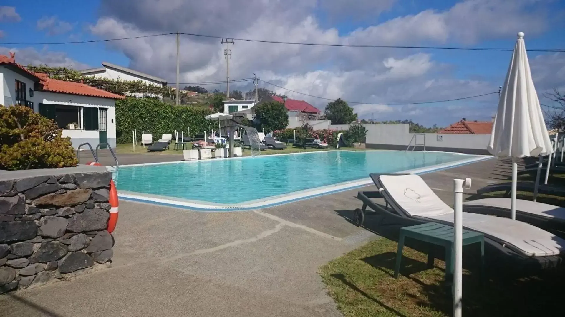 Swimming Pool in Hotel Jardim Atlantico