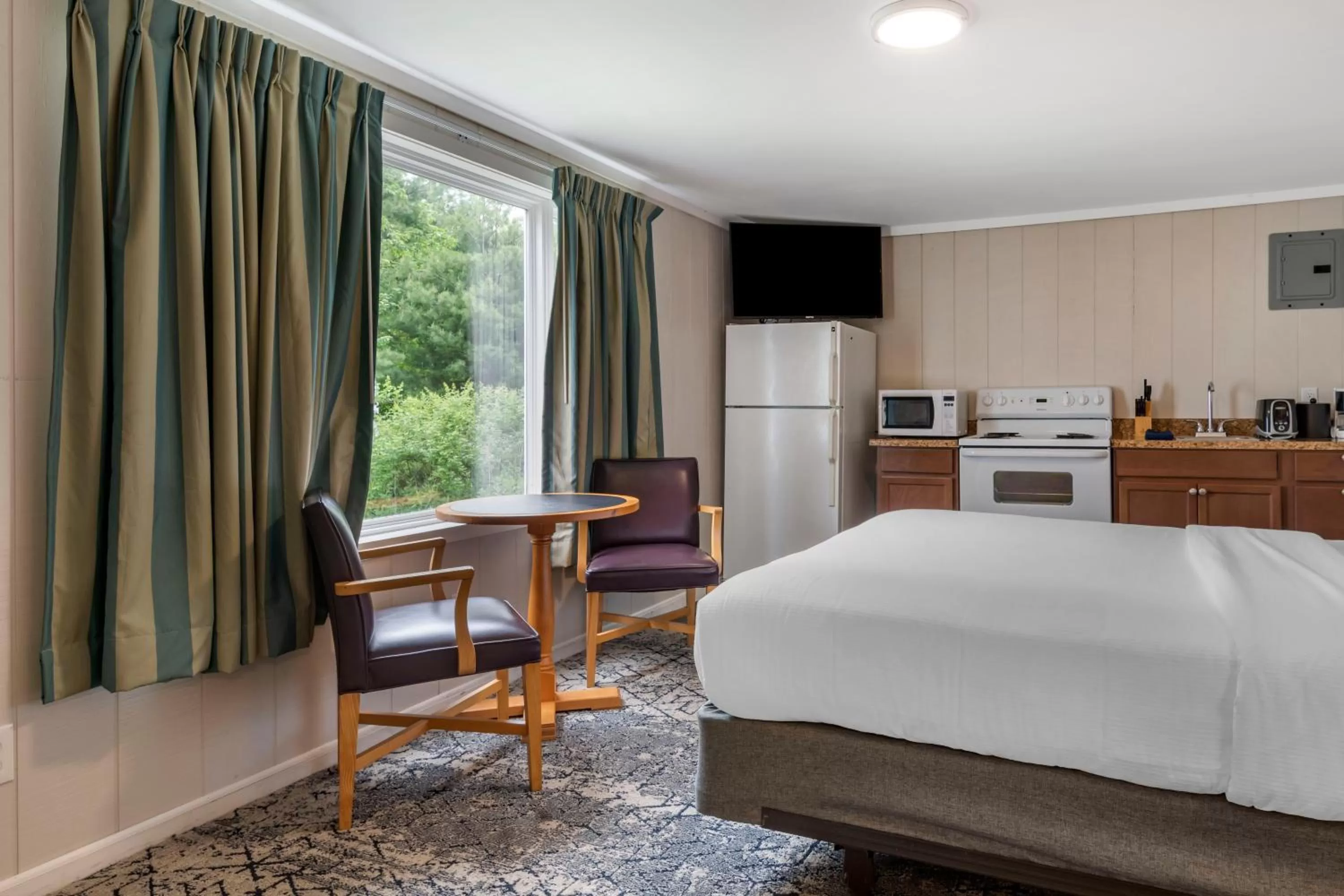 Photo of the whole room, Bed in Anchor Inn and Cottages Wells-Ogunquit