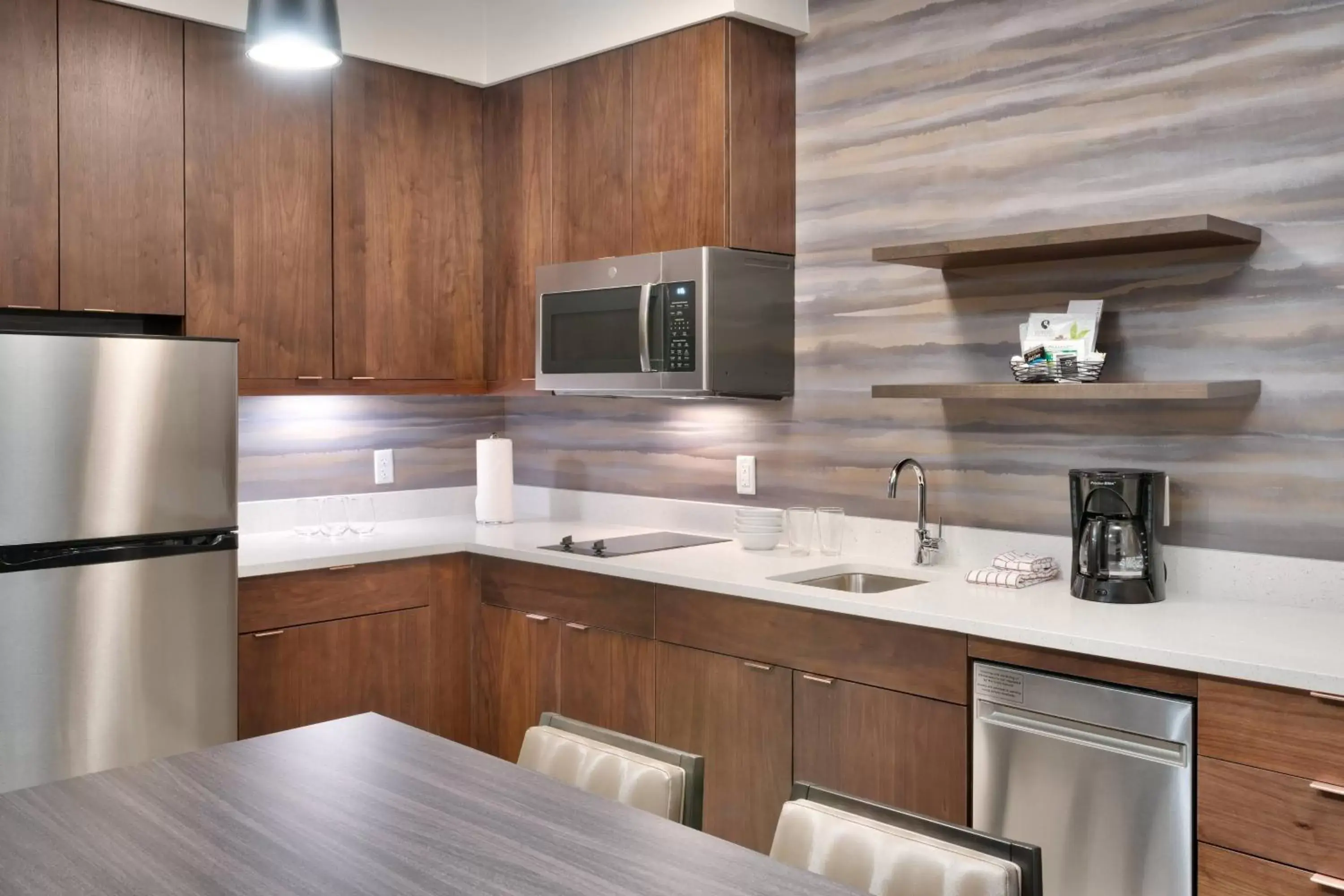 Bedroom, Kitchen/Kitchenette in Residence Inn by Marriott Phoenix West/Avondale
