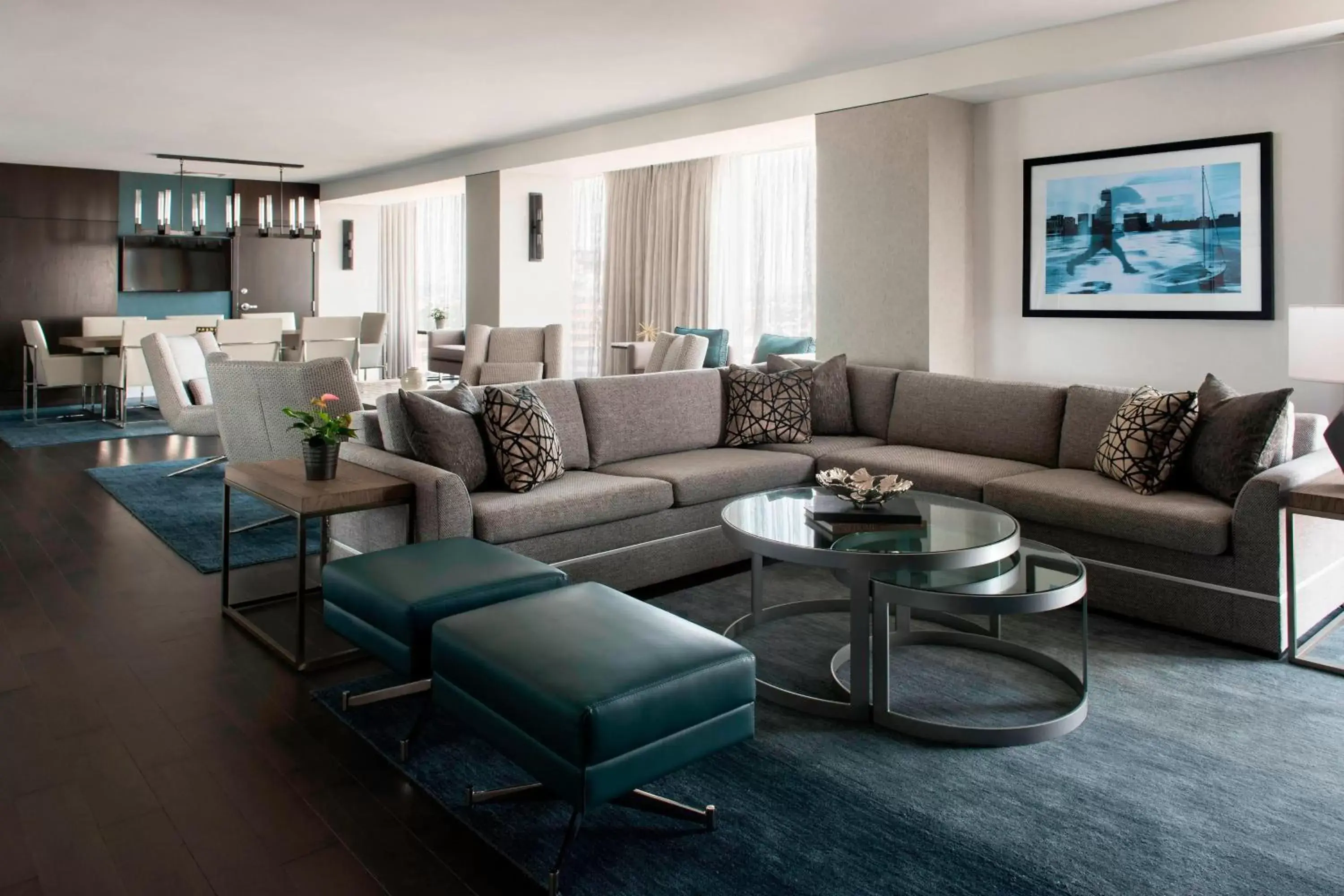Living room, Seating Area in Boston Marriott Cambridge