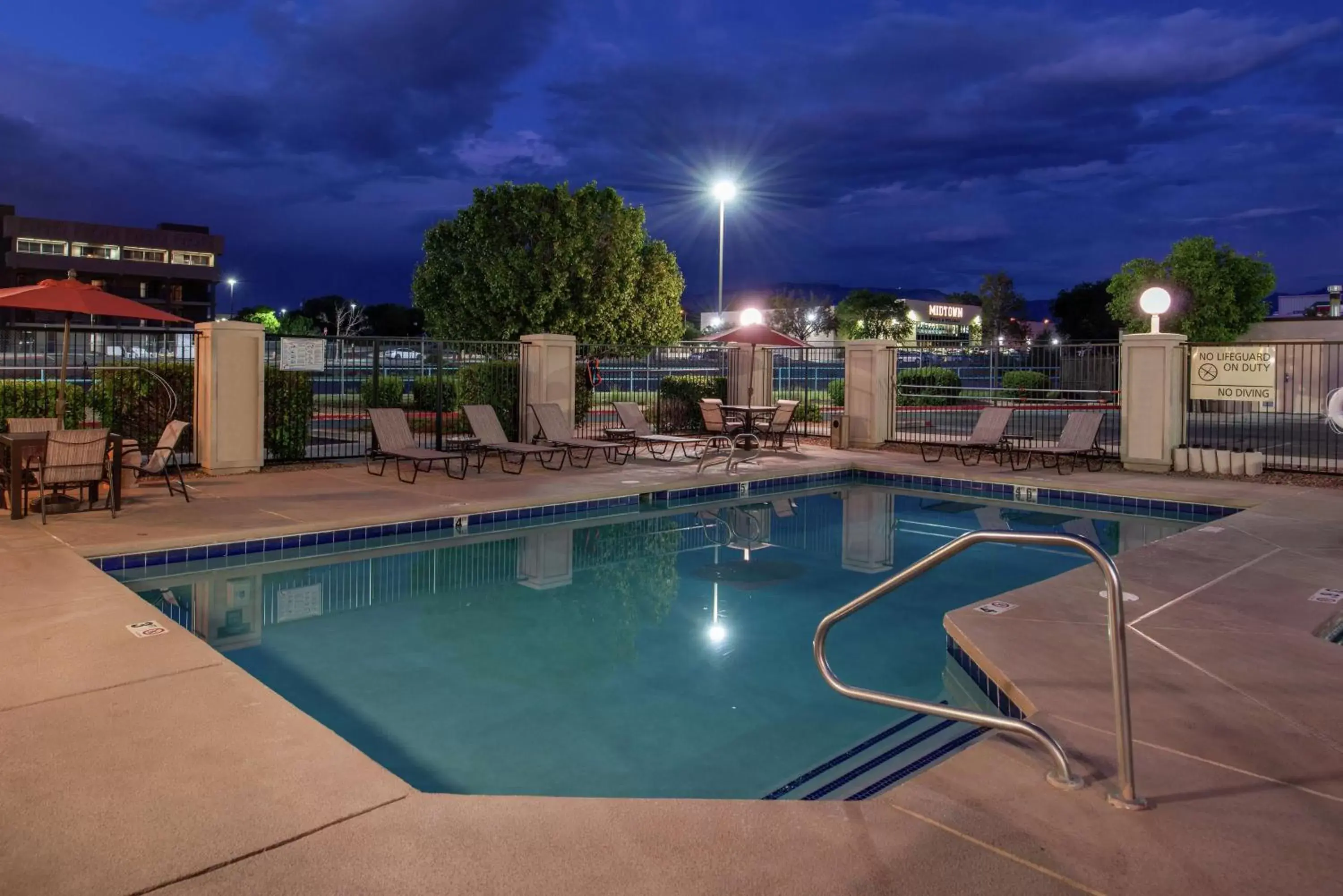 Pool view, Swimming Pool in Hampton Inn Albuquerque - University/Midtown