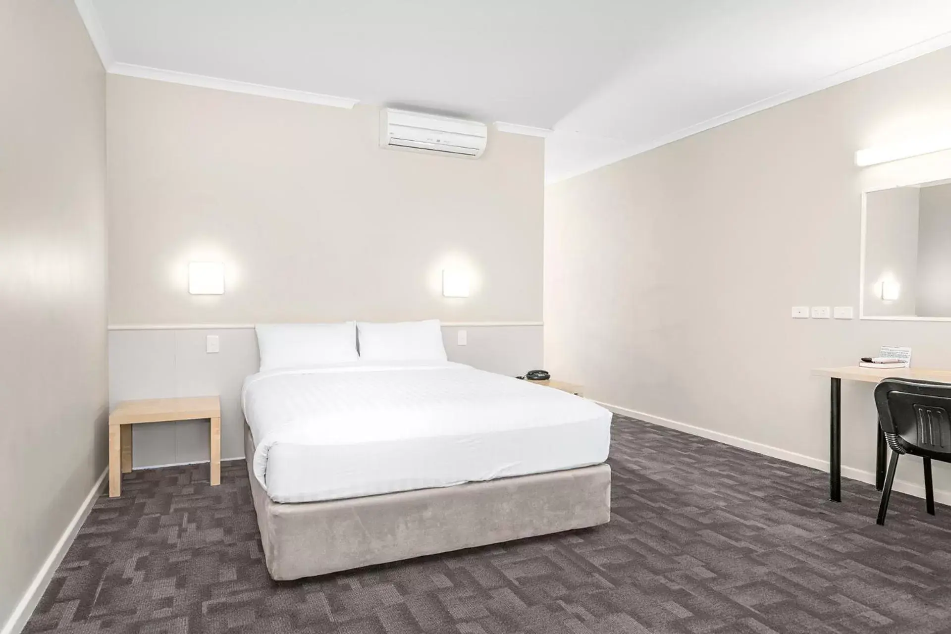 Bed in Geraldton Motor Inn