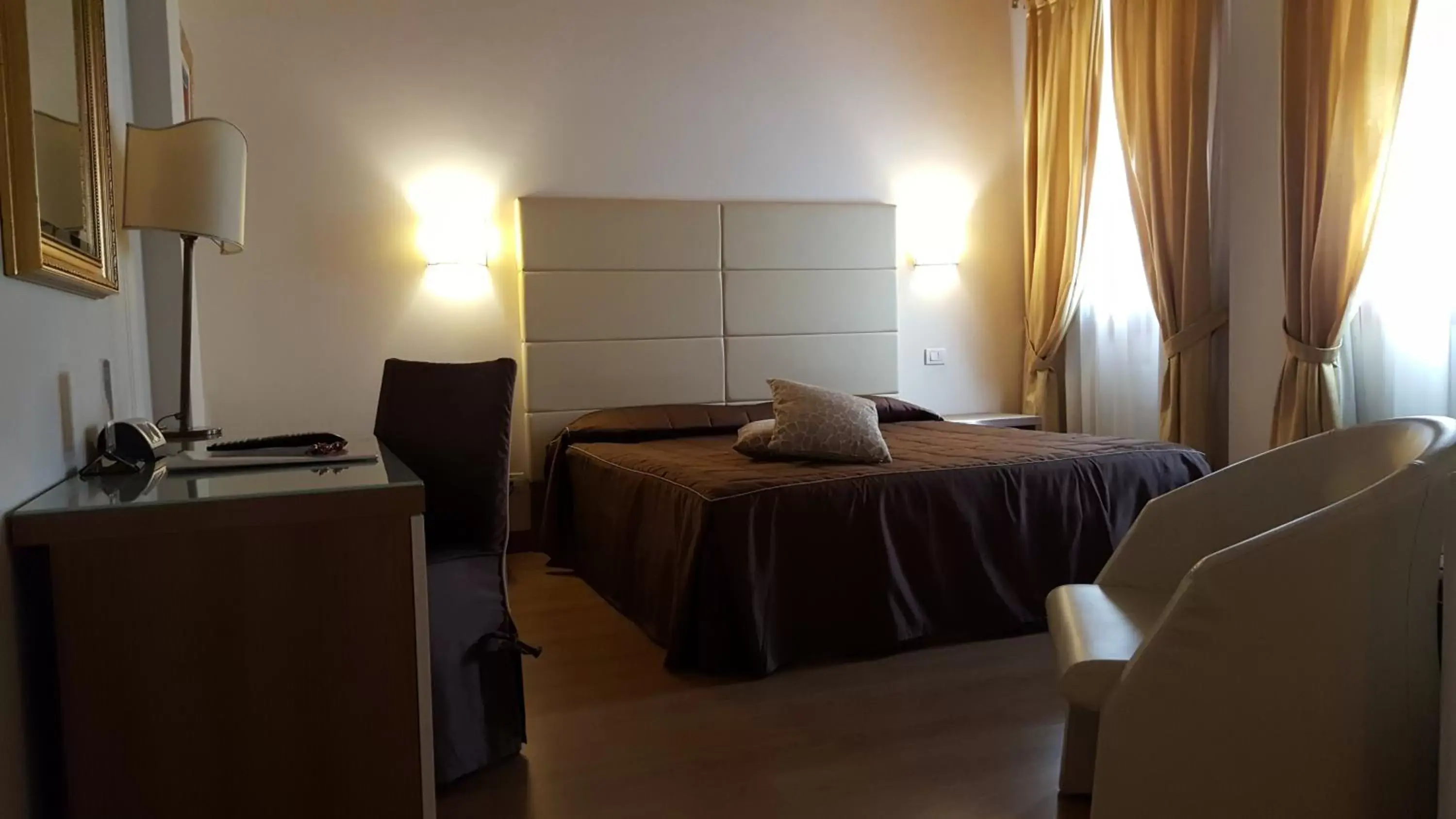 Photo of the whole room, Bed in UNAWAY Ecohotel Villa Costanza Venezia