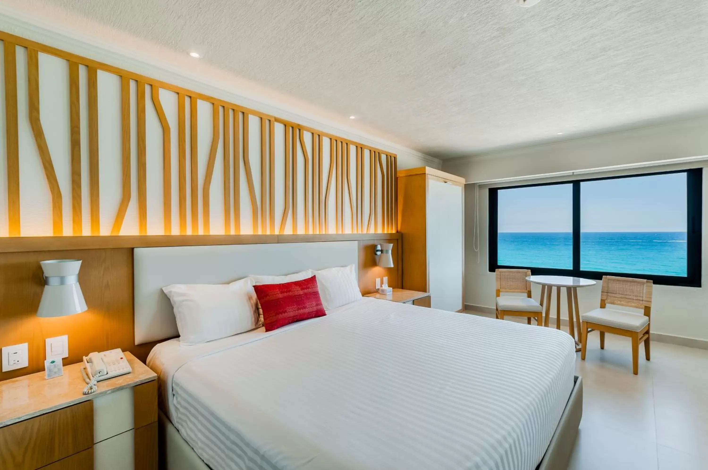 Sea view, Bed in Royal Solaris Cancun-All Inclusive