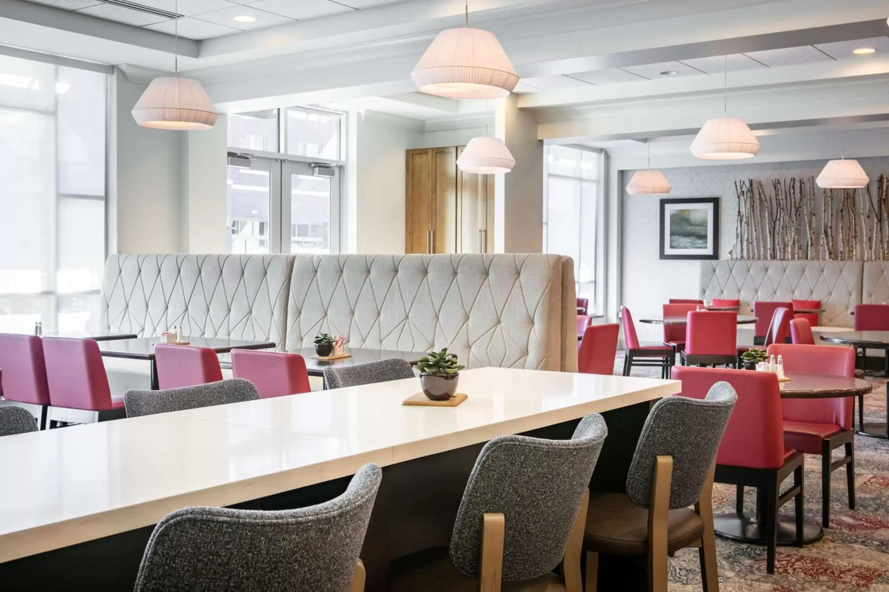 Dining area in Hilton Garden Inn Manhattan Kansas