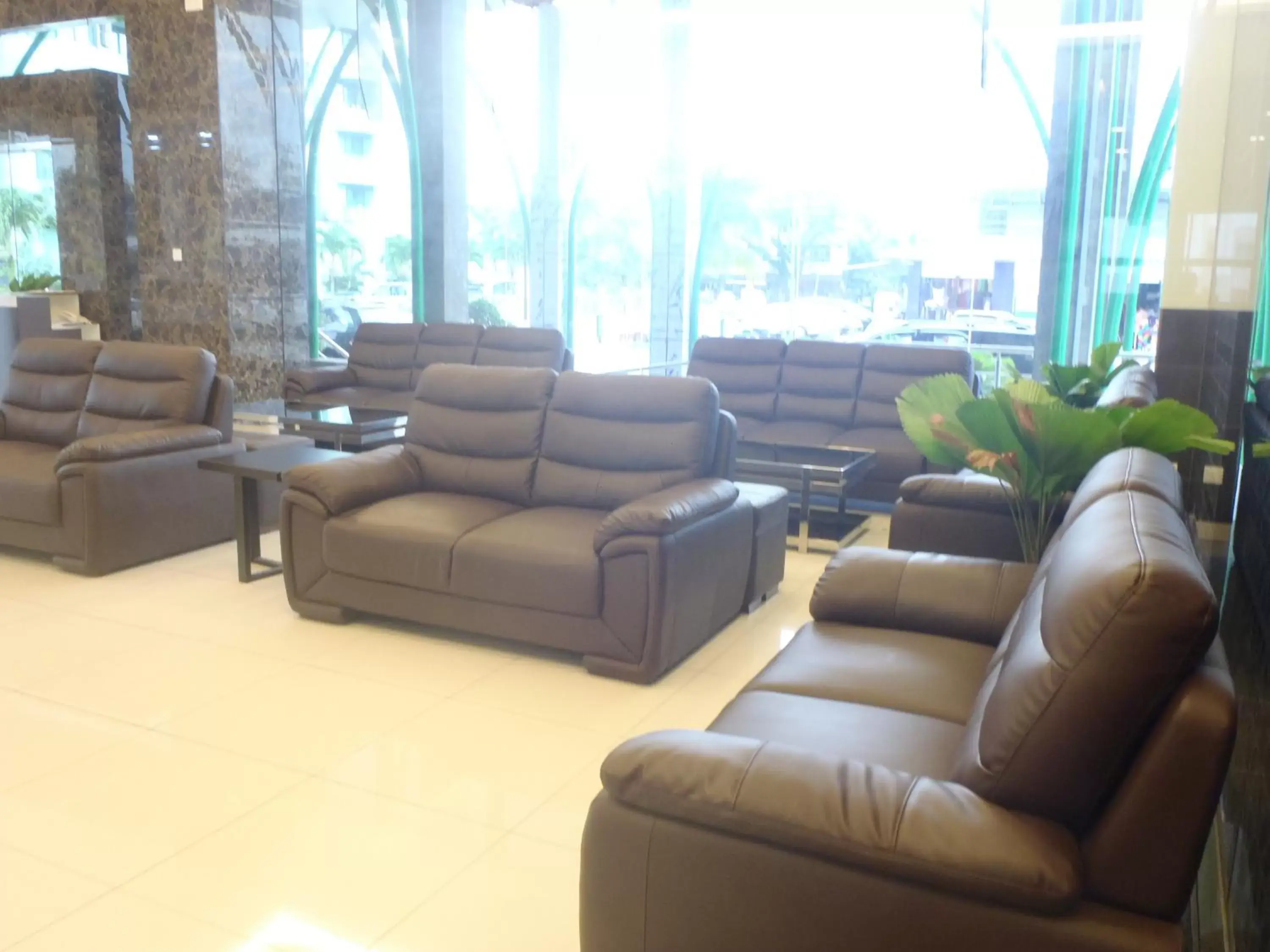 Lobby or reception, Seating Area in HIG Hotel