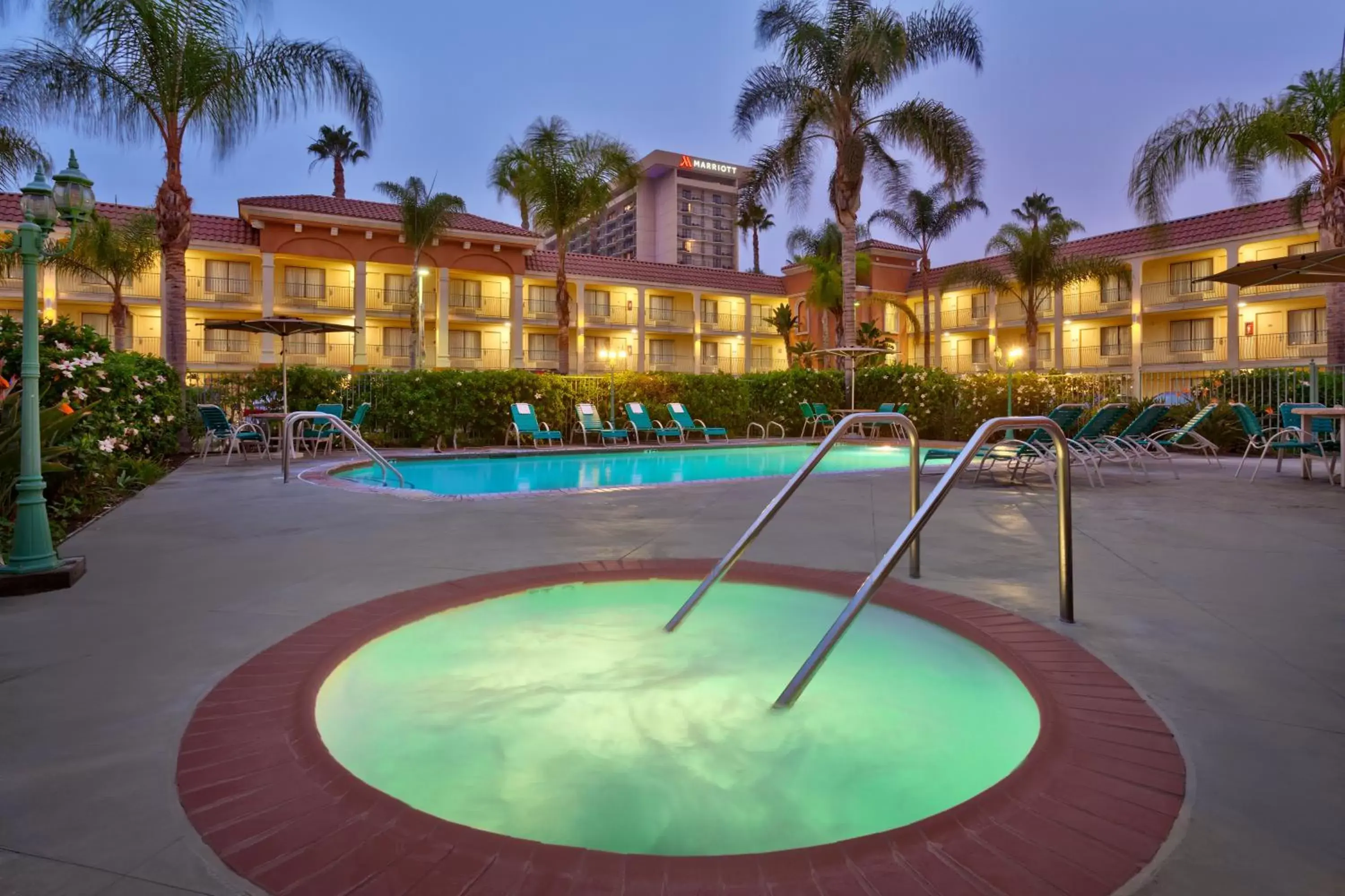 Swimming Pool in Cortona Inn & Suites