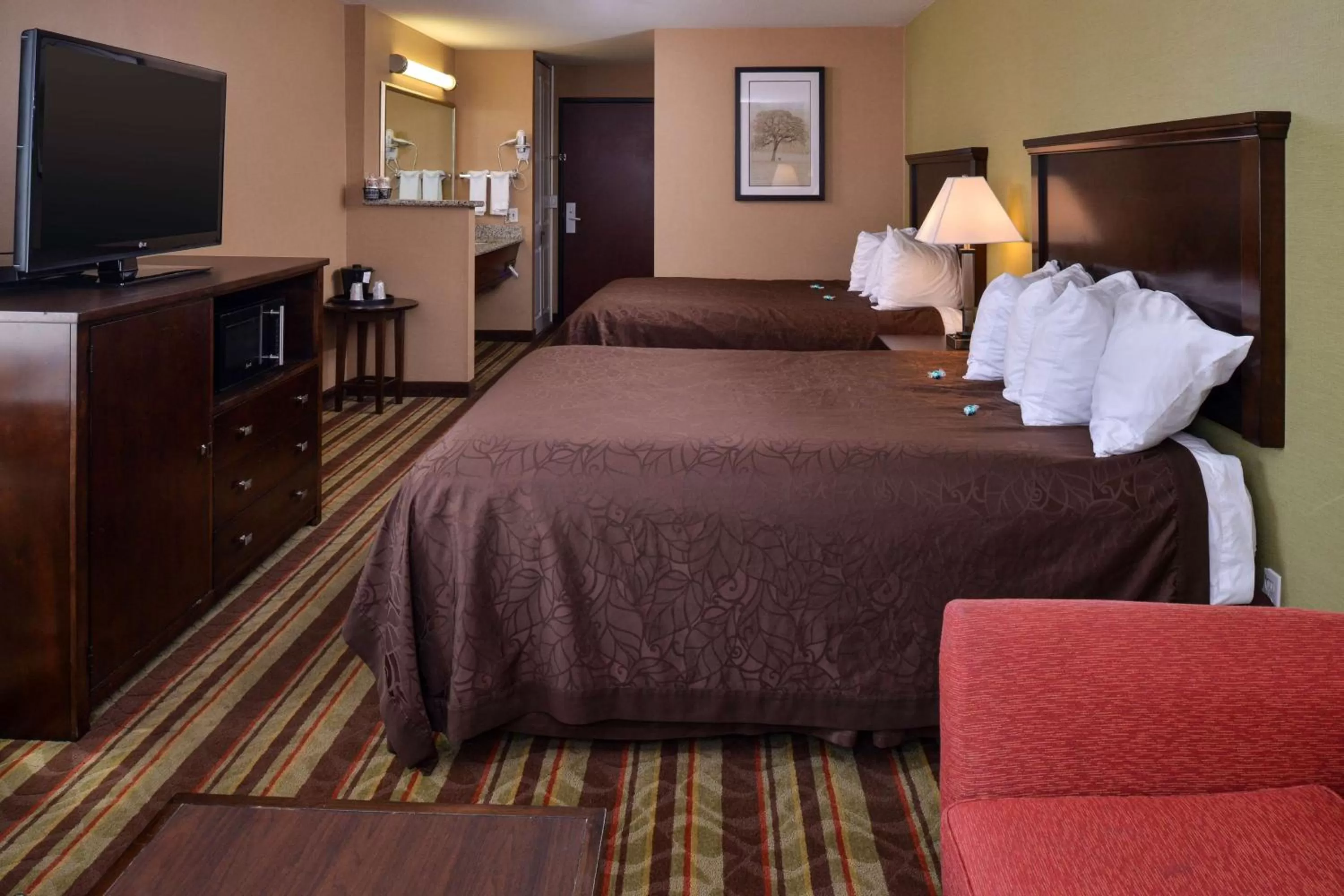 Photo of the whole room, Bed in Best Western Wilsonville Inn & Suites