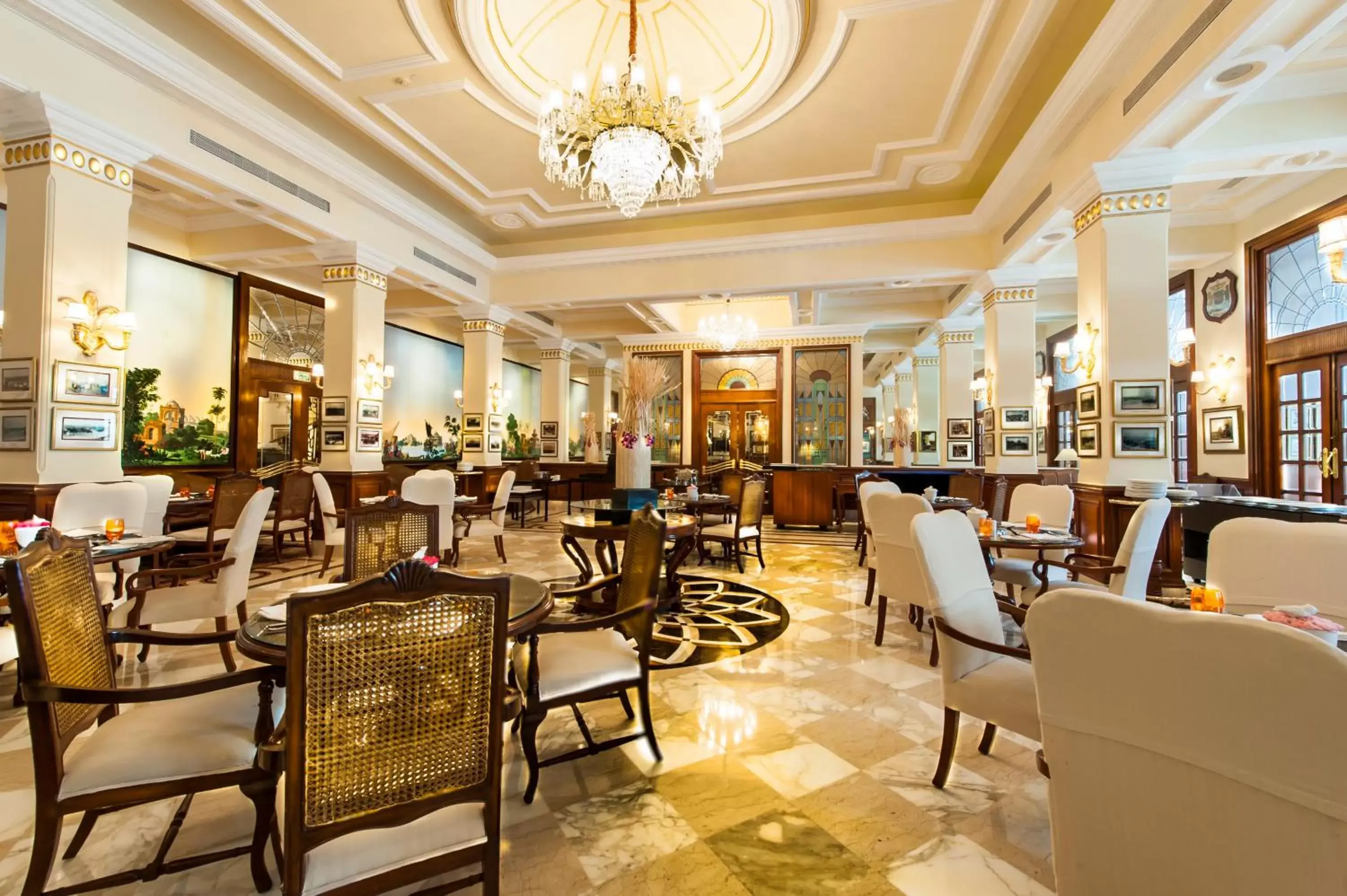Restaurant/Places to Eat in The Imperial Hotel
