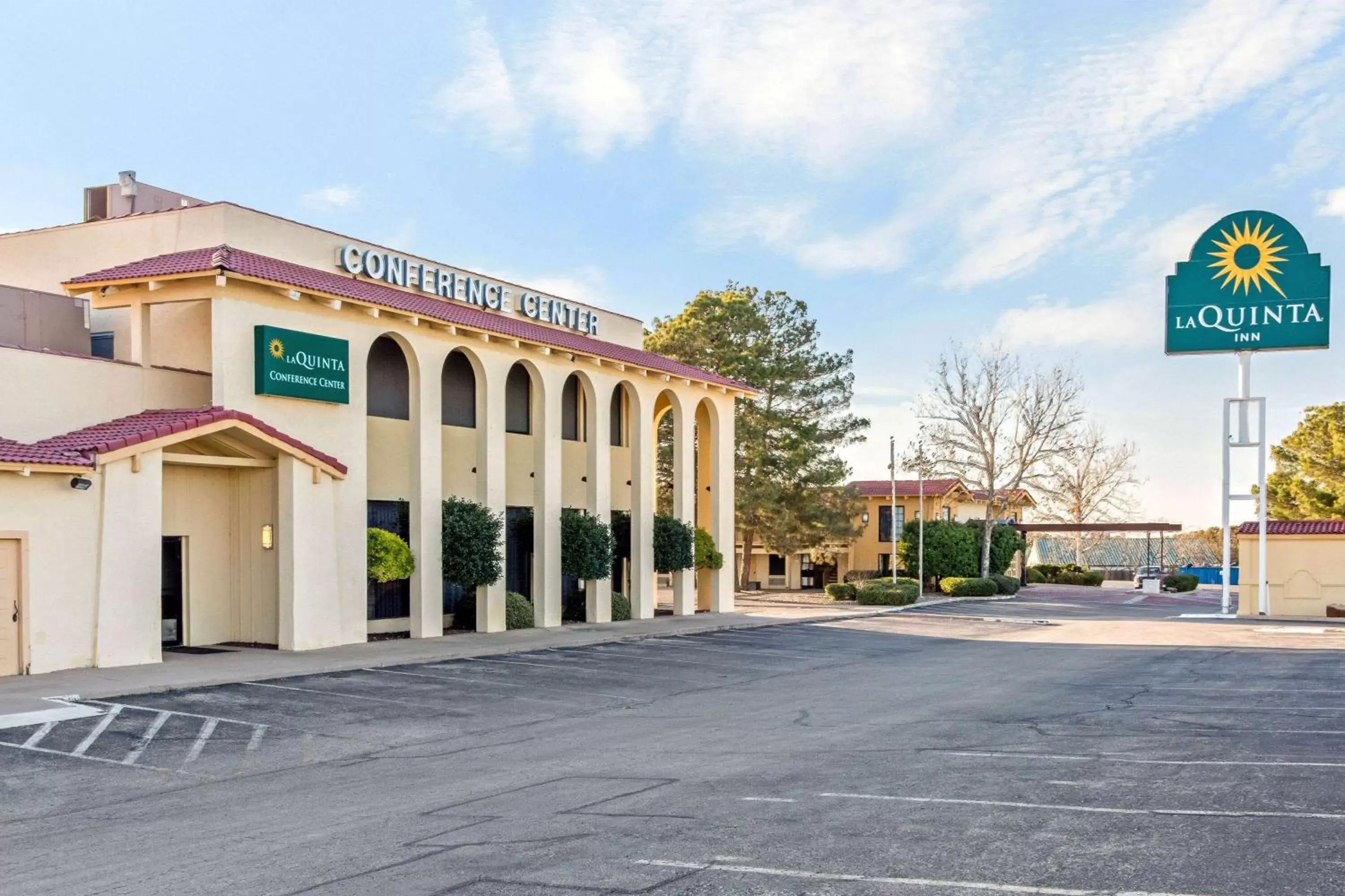 Property Building in La Quinta Inn & Suites by Wyndham And Conference Center San Angelo