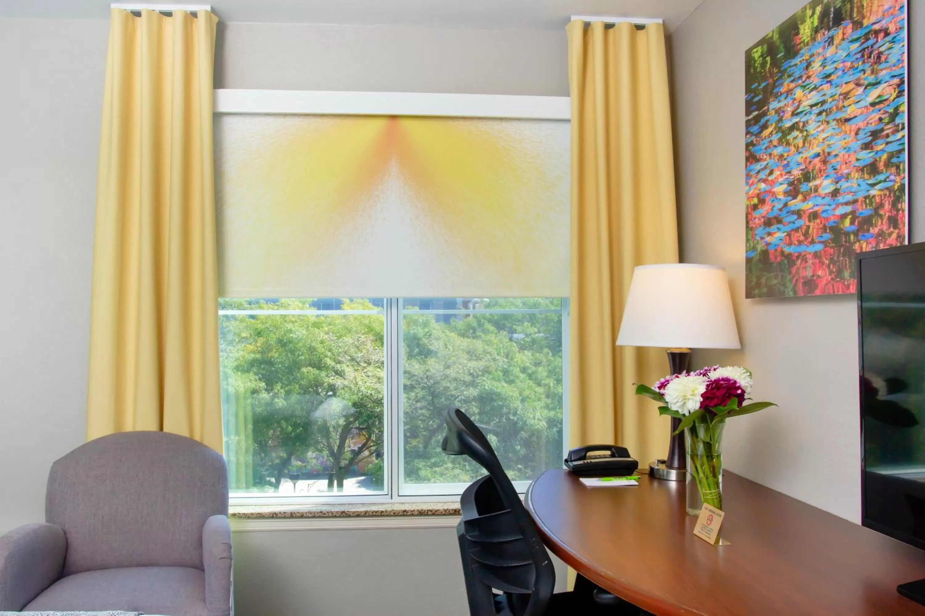 Living room in Belltown Inn