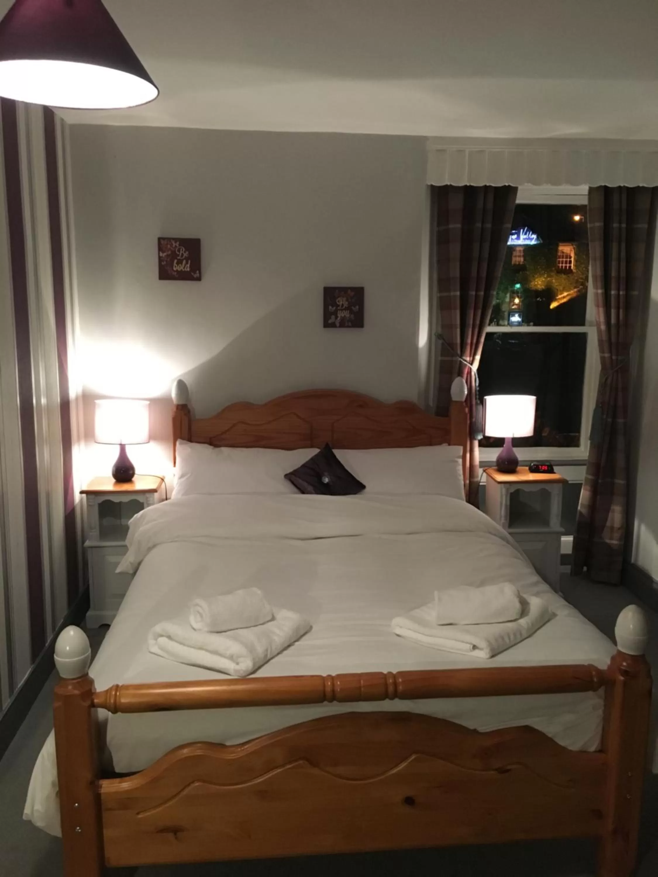 Bed in The Dyvels Inn