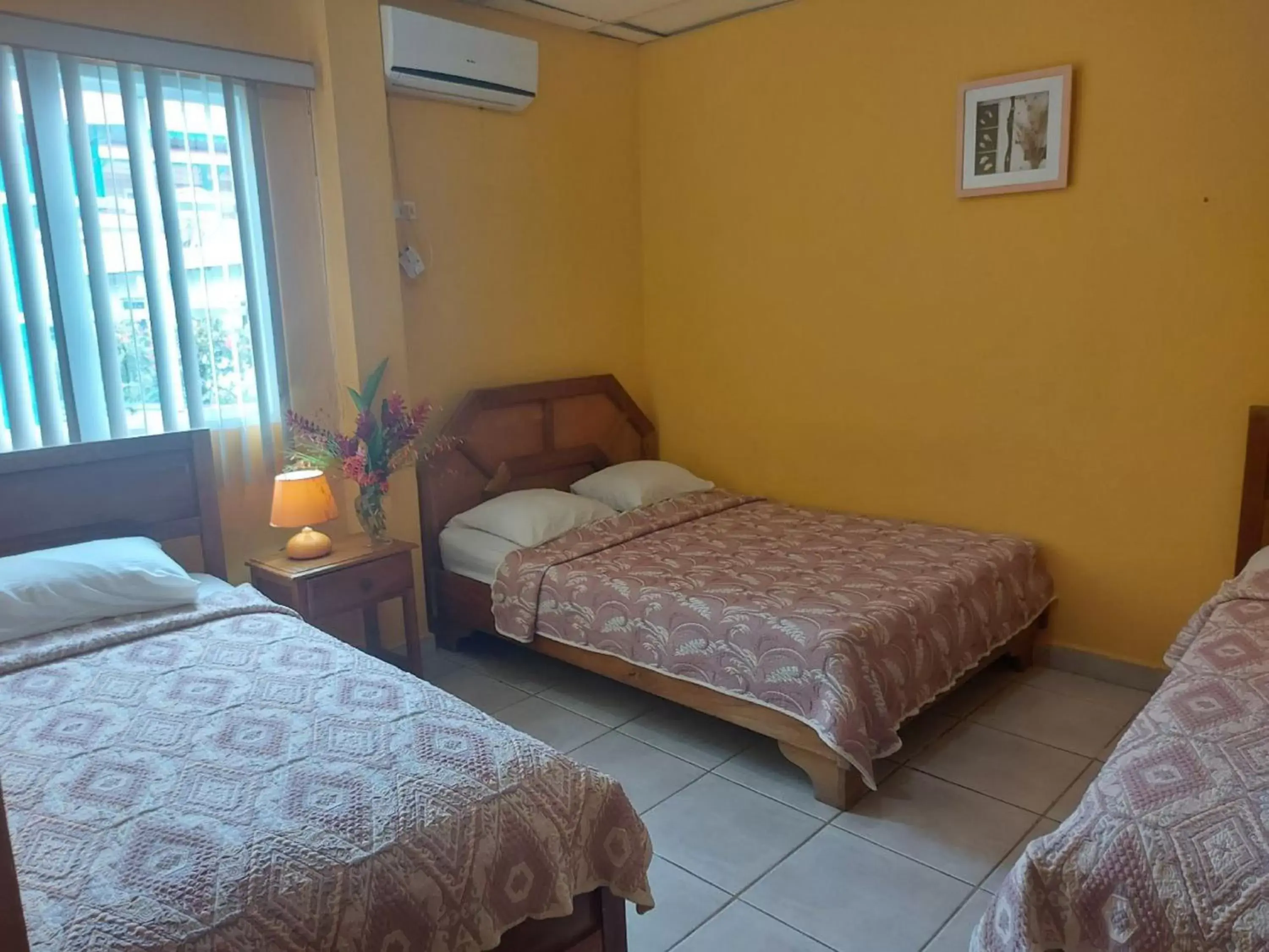 Standard Quadruple Room in Hotel Vista Mar Standard Quadruple Room in Hotel Vista Mar