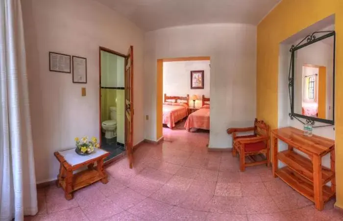 Photo of the whole room, Seating Area in Hotel Posada San Javier