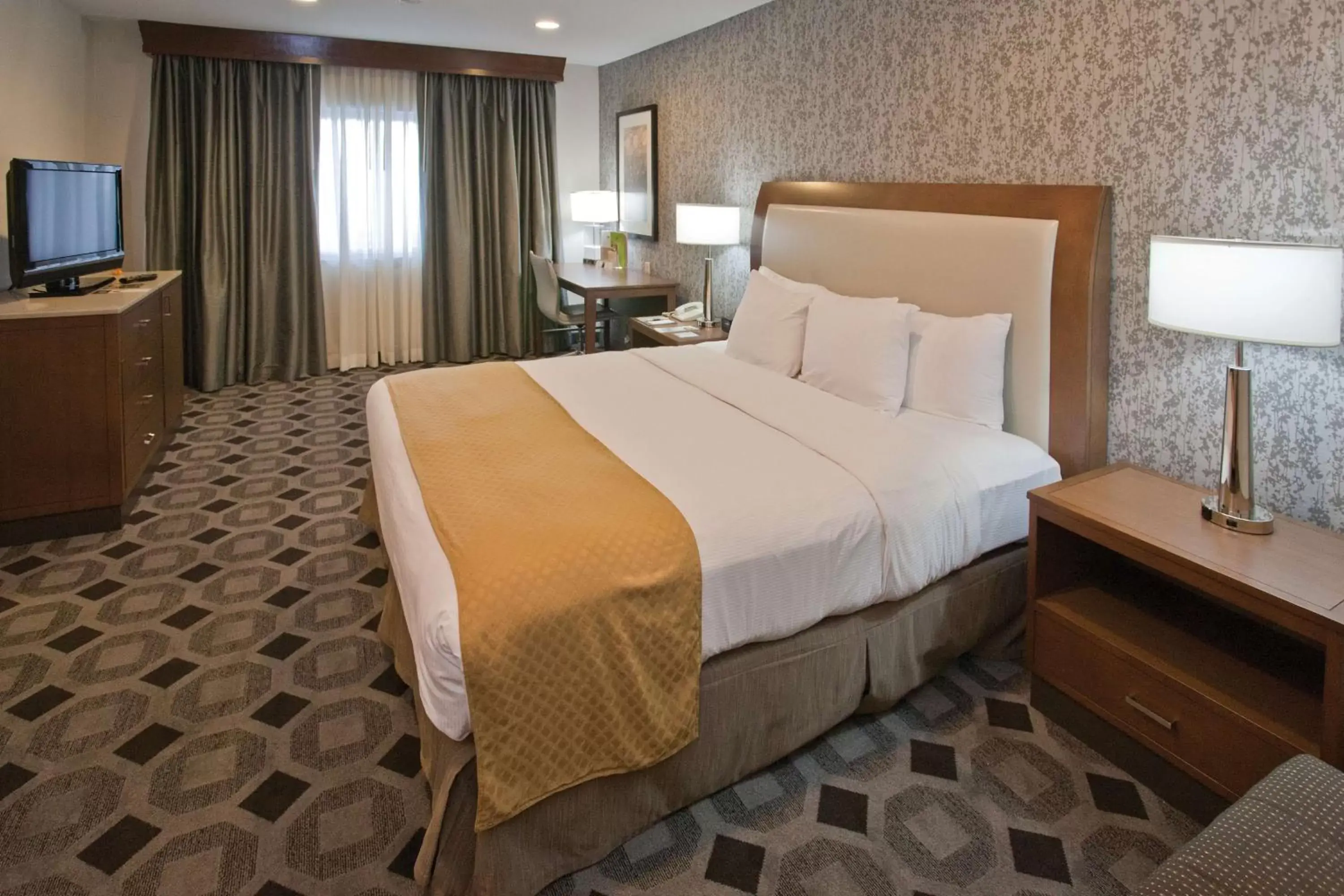 Bedroom, Bed in DoubleTree by Hilton Rosemead