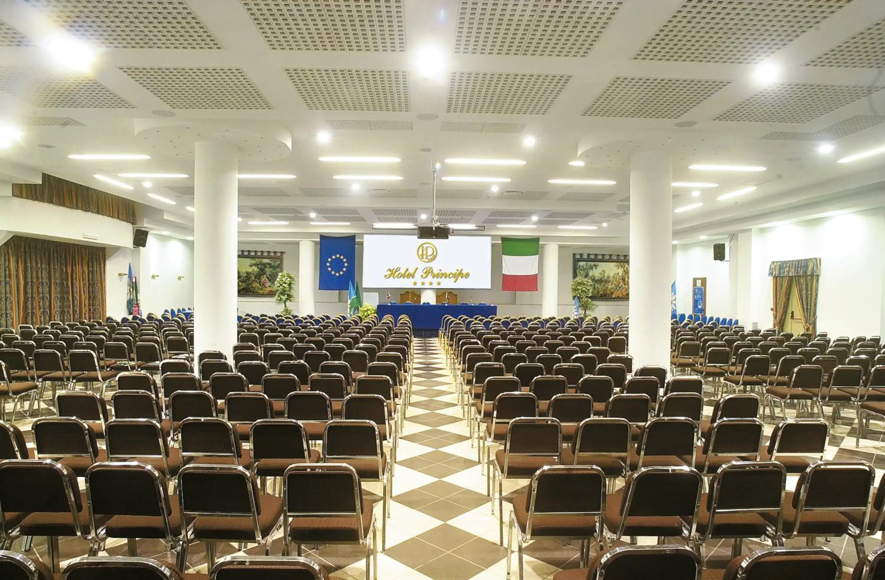 Business facilities in Hotel Principe