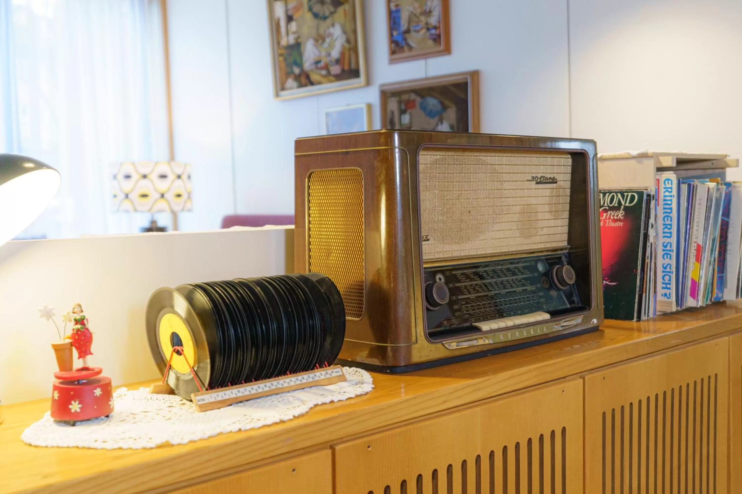 Decorative detail in Tante ALMA's Bonner Hotel