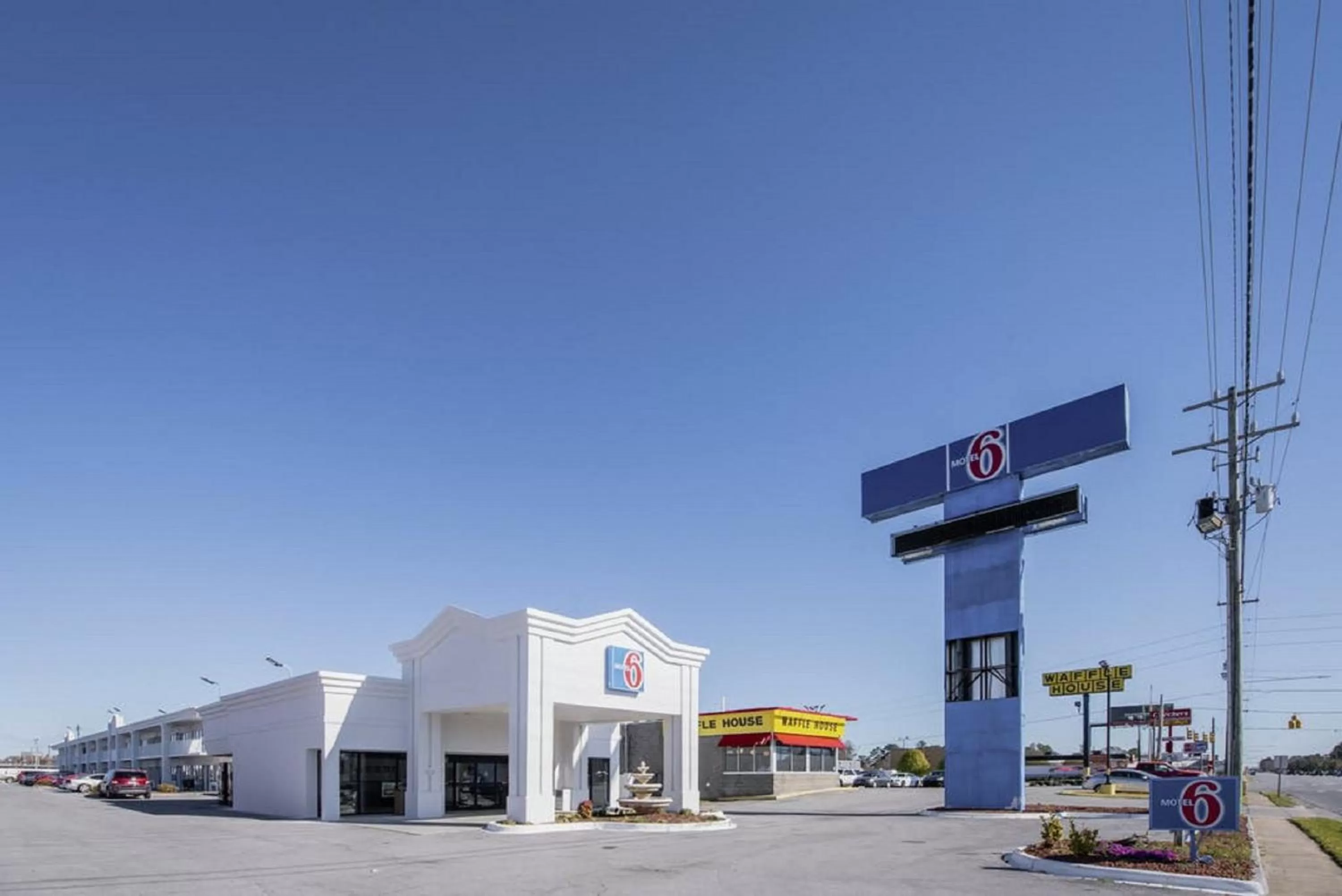 Property building in Motel 6-Jacksonville, NC