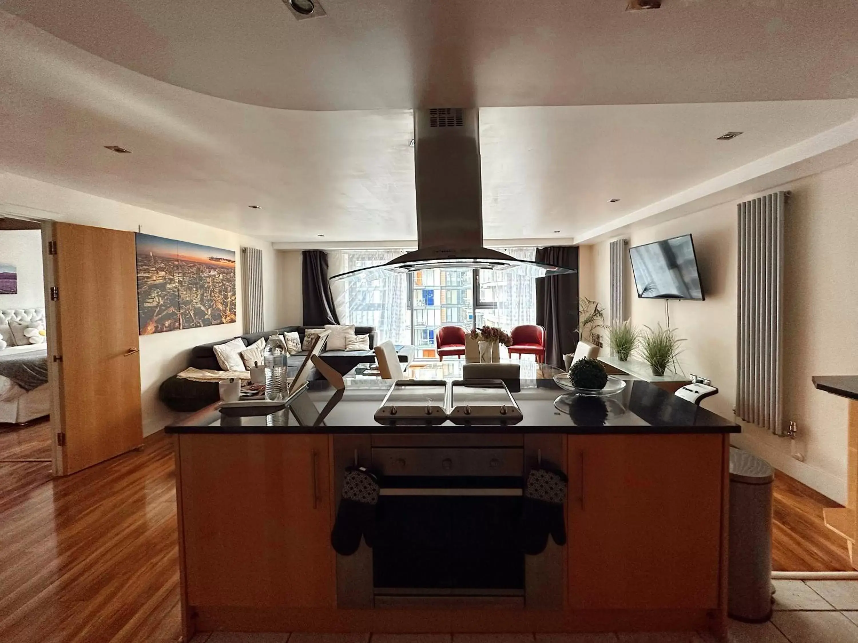 Kitchen or kitchenette in Canary Wharf - Luxury Apartments