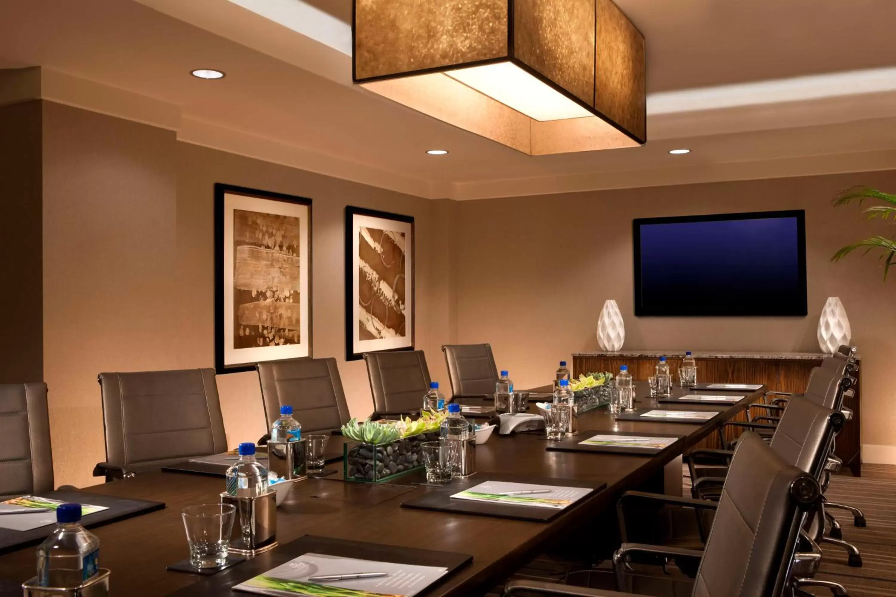 Meeting/conference room, Business Area/Conference Room in Hilton Orlando Lake Buena Vista - Disney Springs™ Area