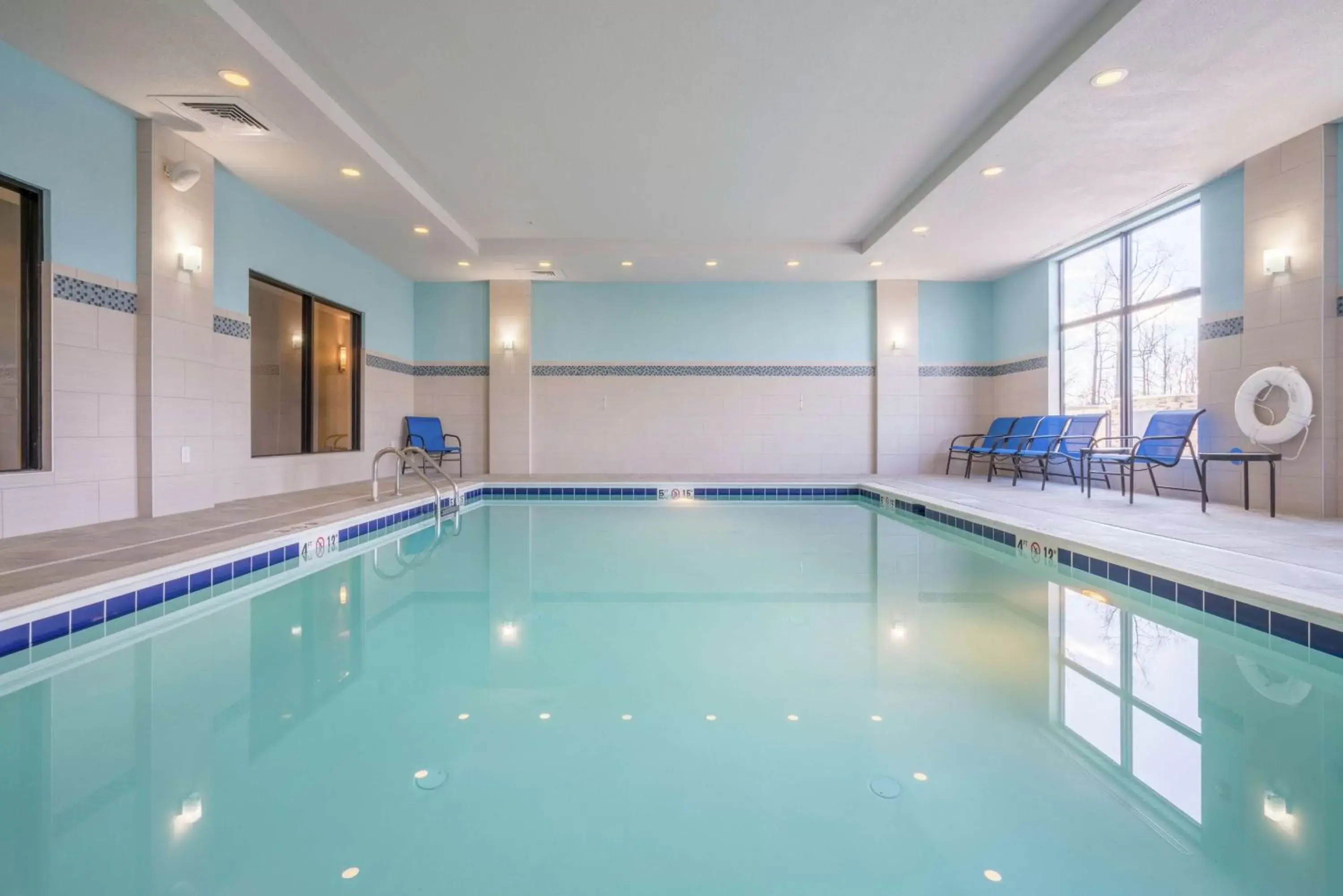 Pool view, Swimming Pool in Hampton Inn & Suites Glenarden/Washington DC