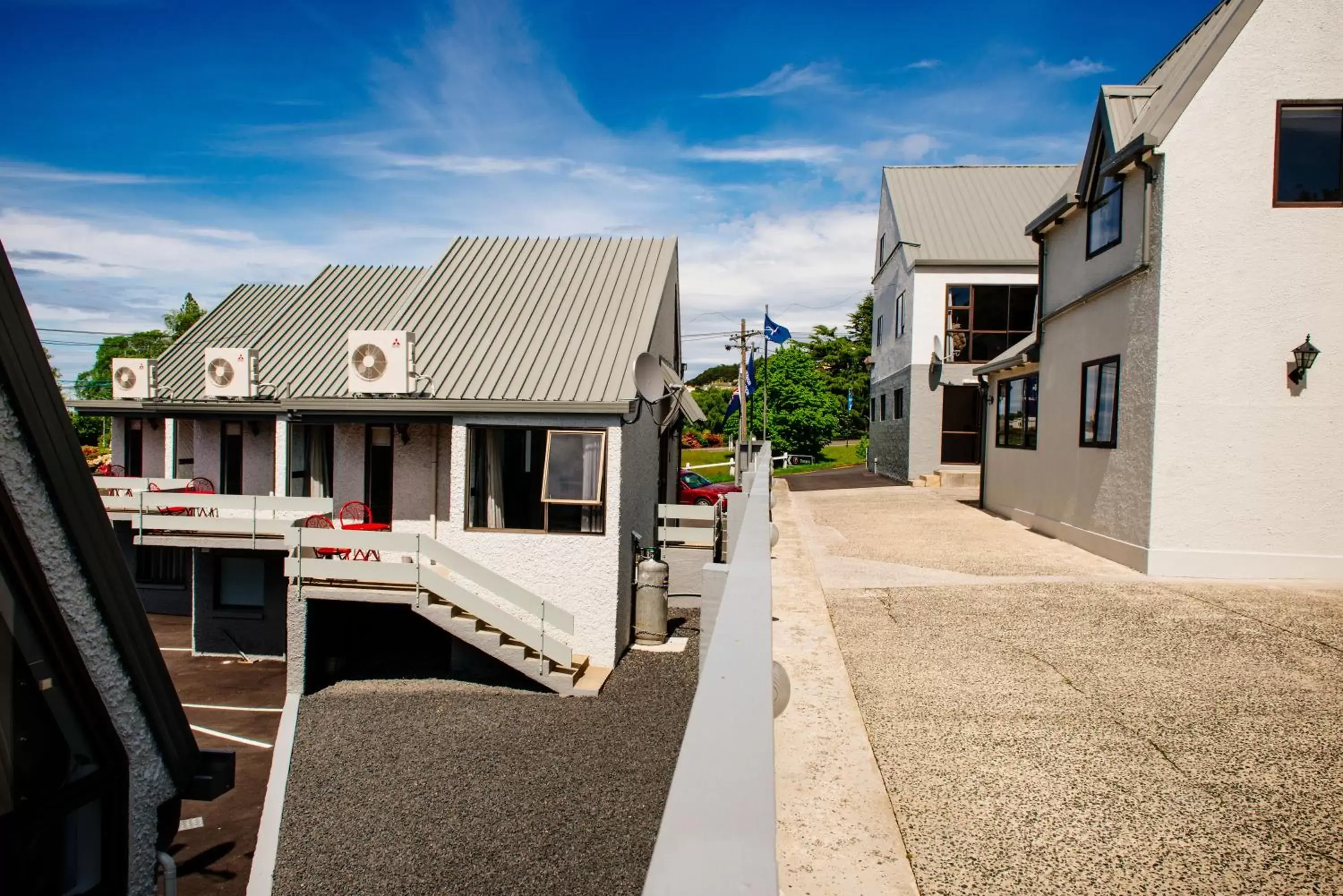 Area and facilities, Property Building in Aria on Bank