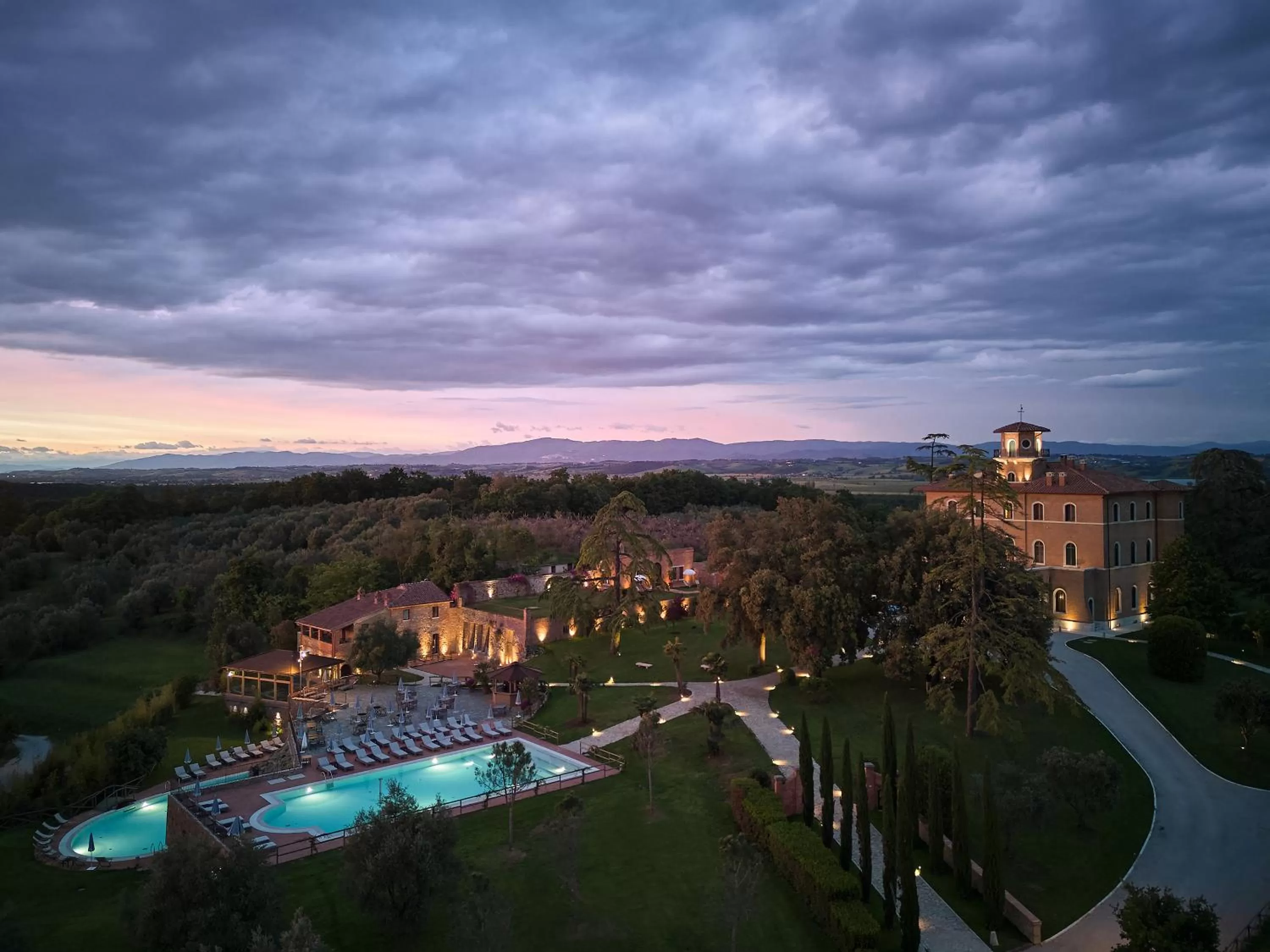 Property building in Precise Tale Poggio Alla Sala