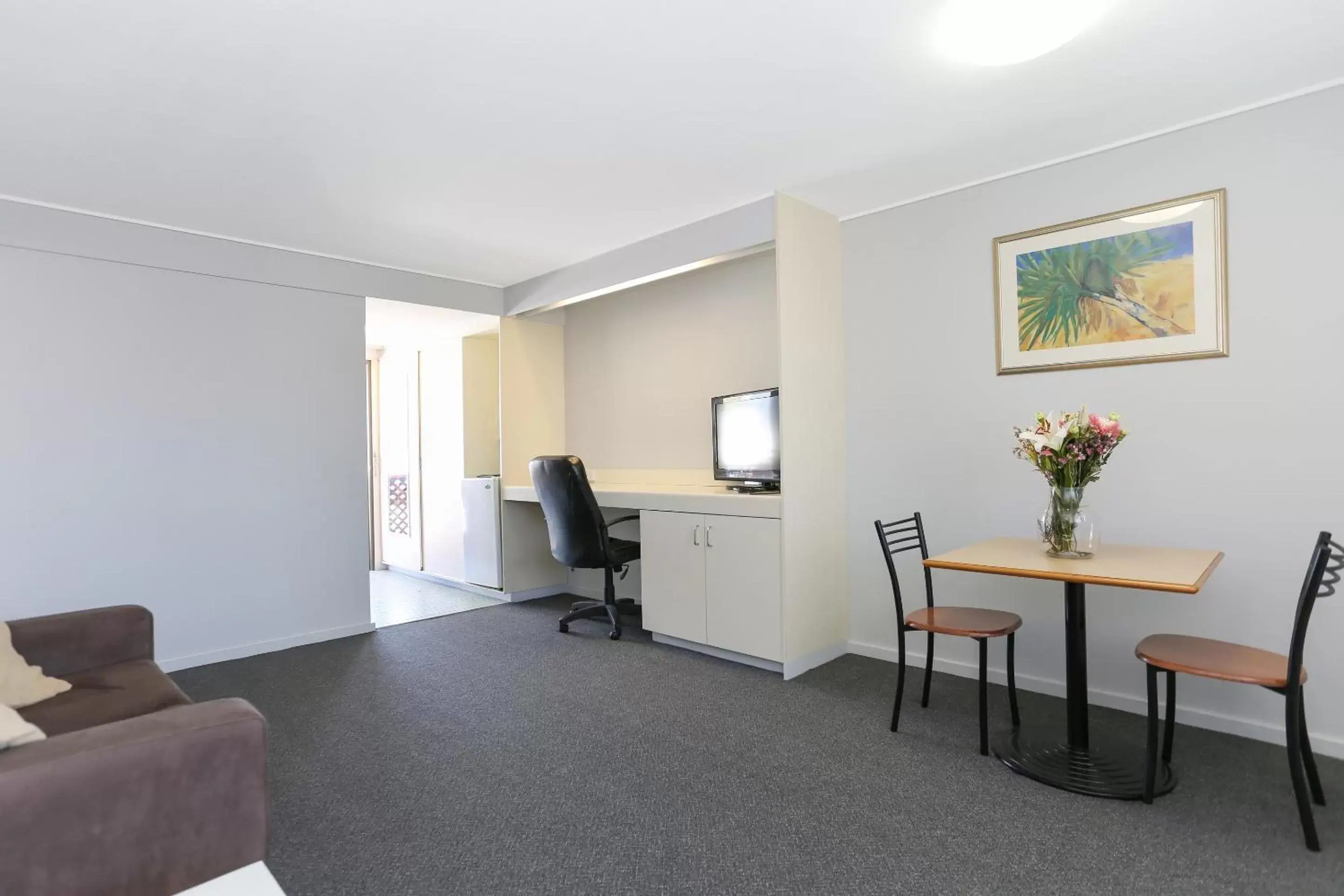 Living room, Seating Area in Reef Resort Motel