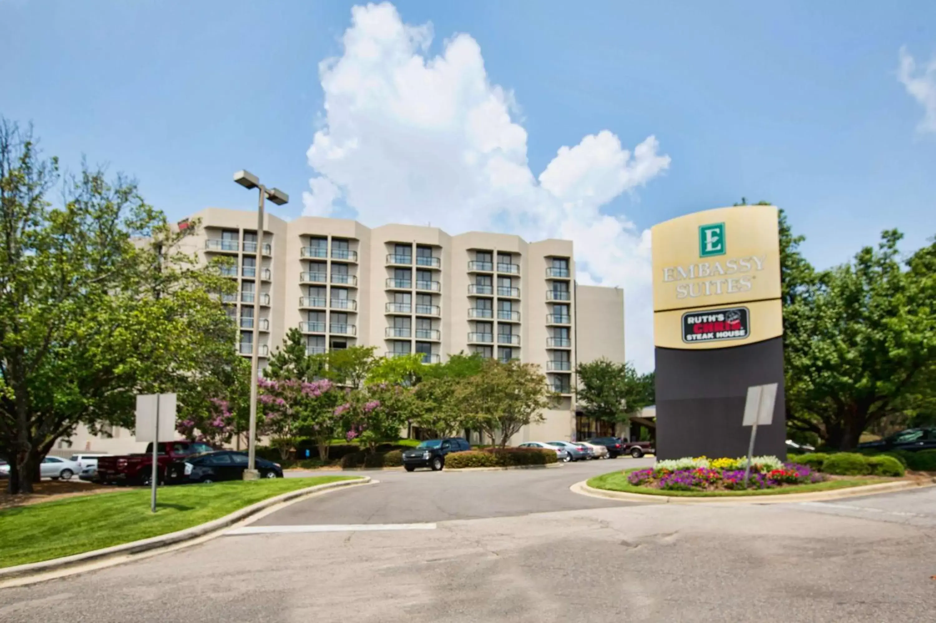 Property Building in Embassy Suites Birmingham