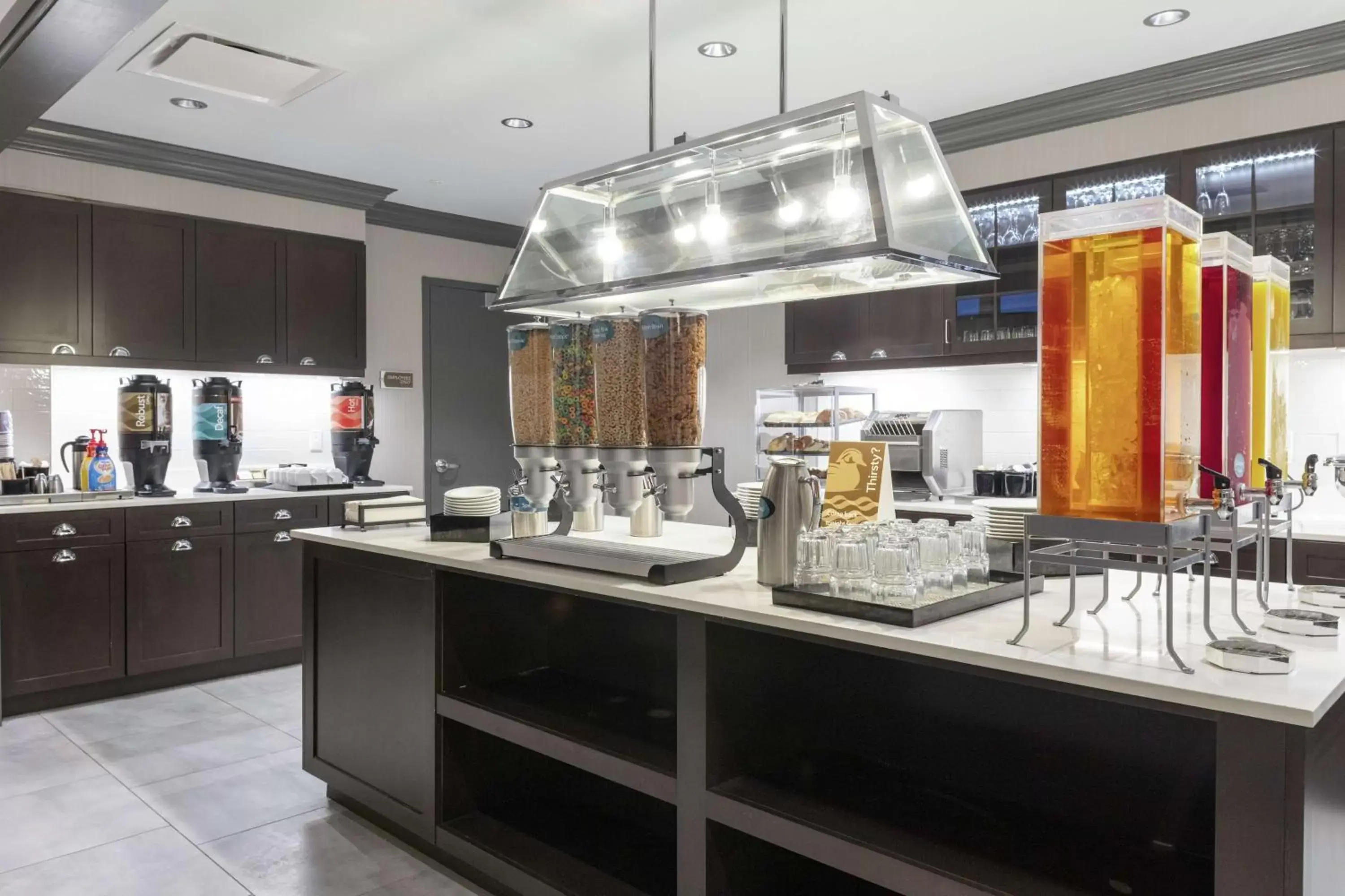 Breakfast, Kitchen/Kitchenette in Homewood Suites By Hilton Largo Washington Dc