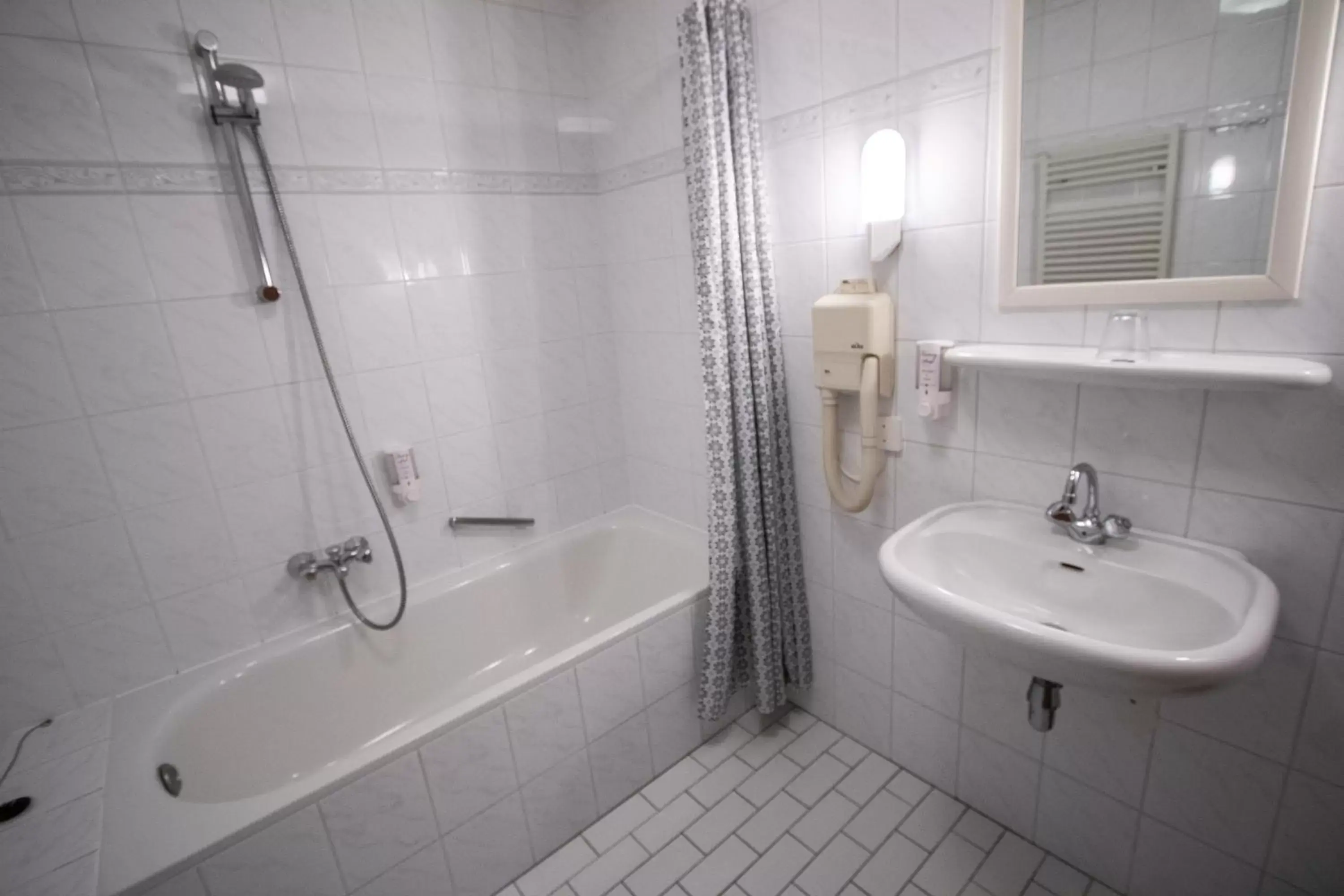 Bathroom in Fletcher Hotel Restaurant Marijke Bathroom in Fletcher Hotel Restaurant Marijke