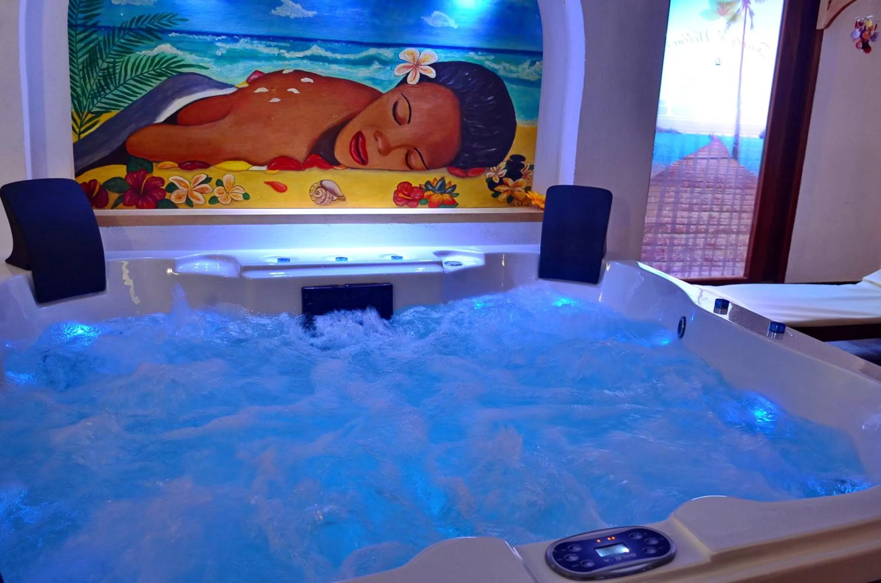 Hot Tub in Porto Antigo Hotel BB