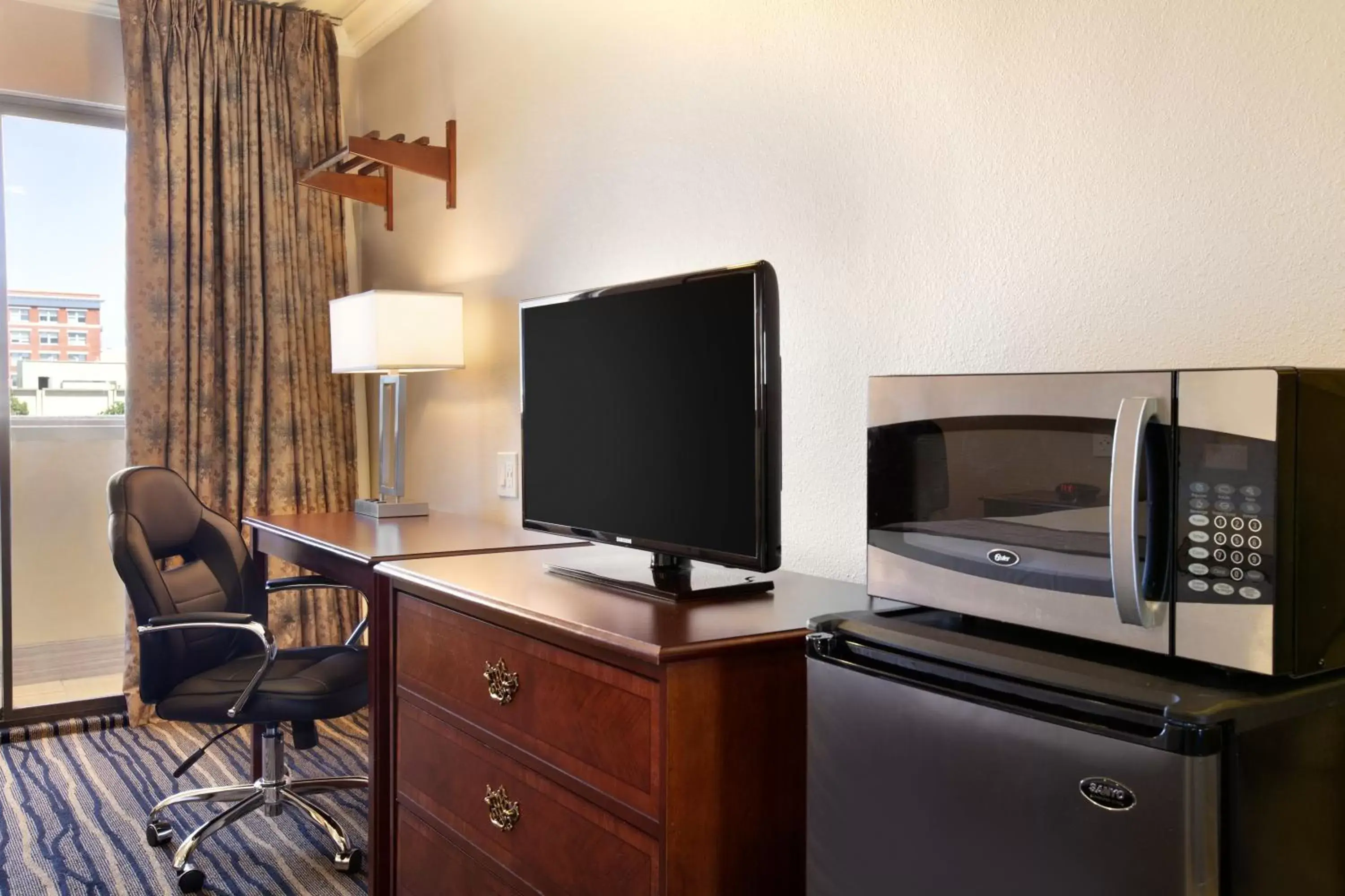 TV/Entertainment Center in Days Inn by Wyndham Eureka CA