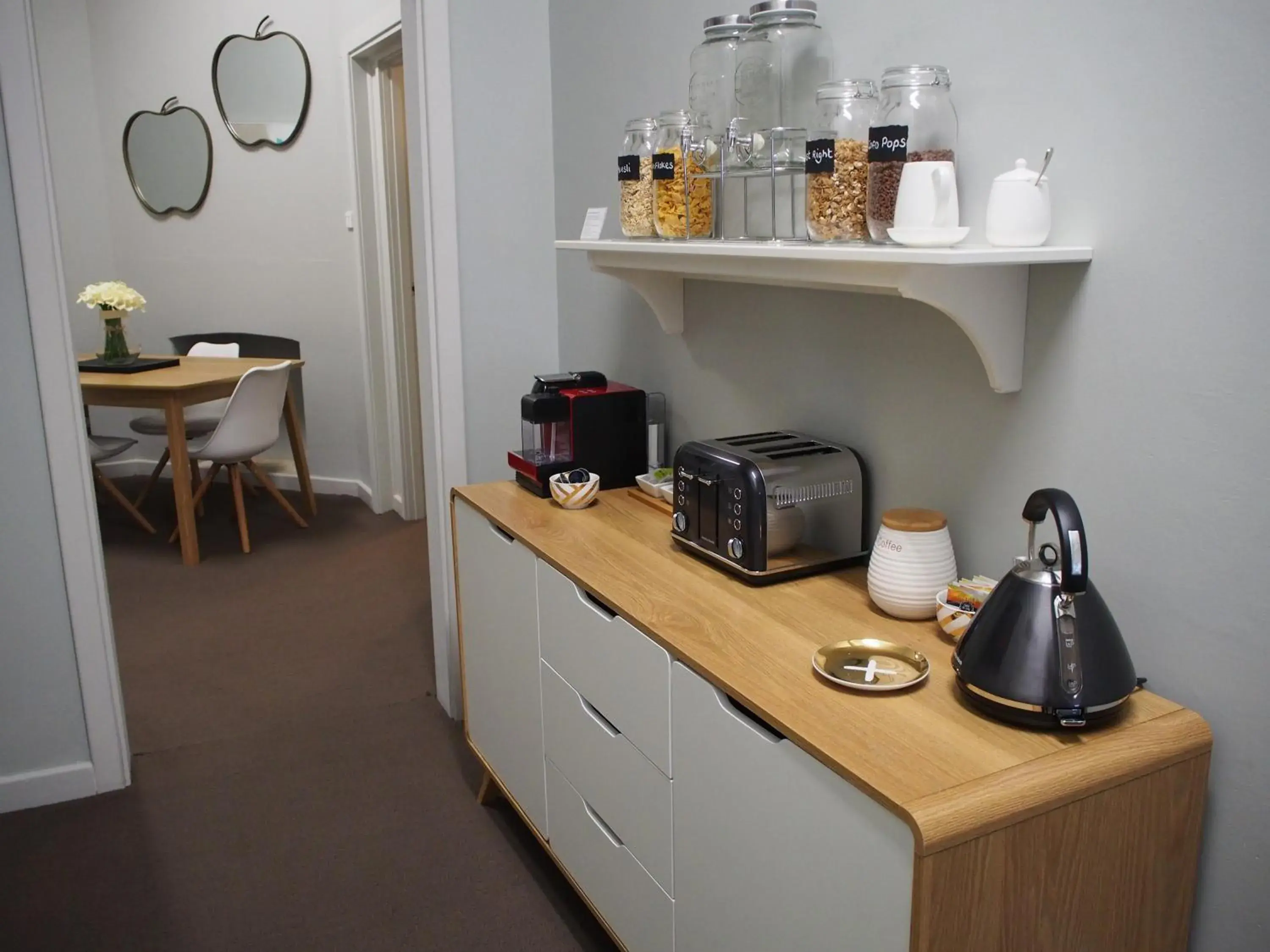 Coffee/Tea Facilities in City Quarters on Brewer