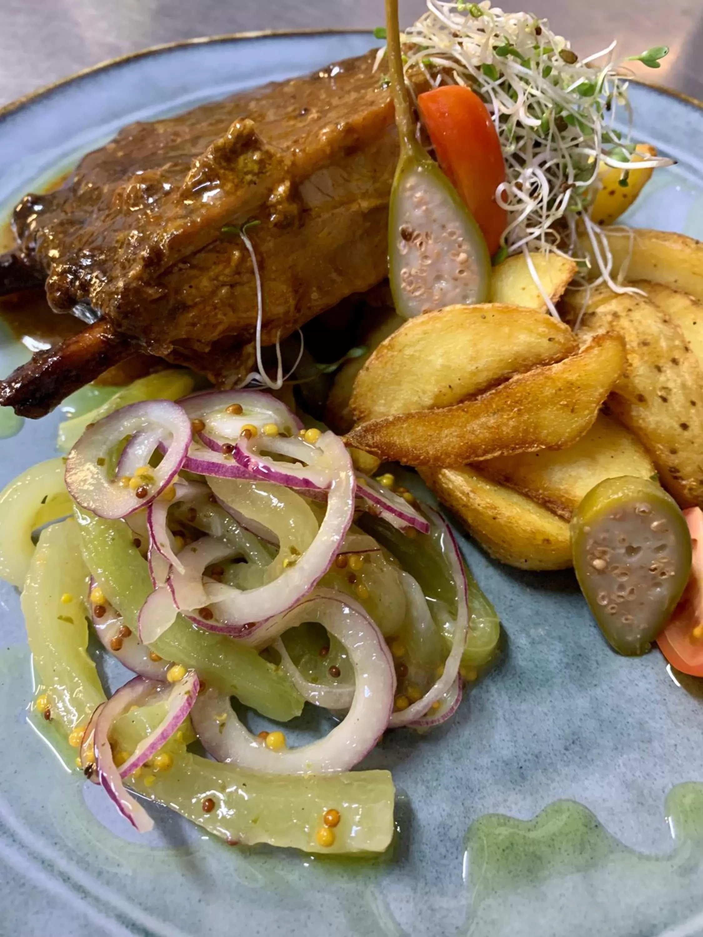 Restaurant/places to eat in Hotel Opera