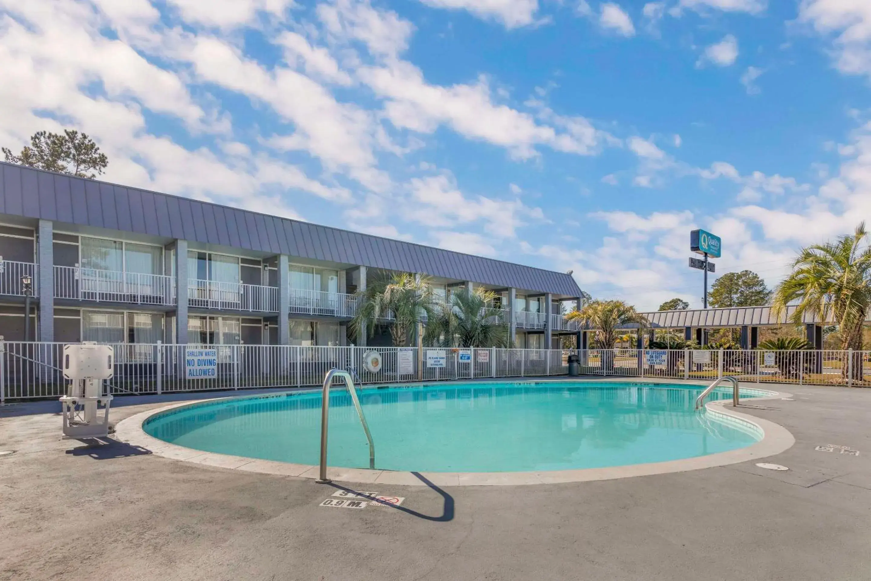 Swimming Pool in Quality Inn & Suites Hardeeville - Savannah North - Renovated with Hot Breakfast Included