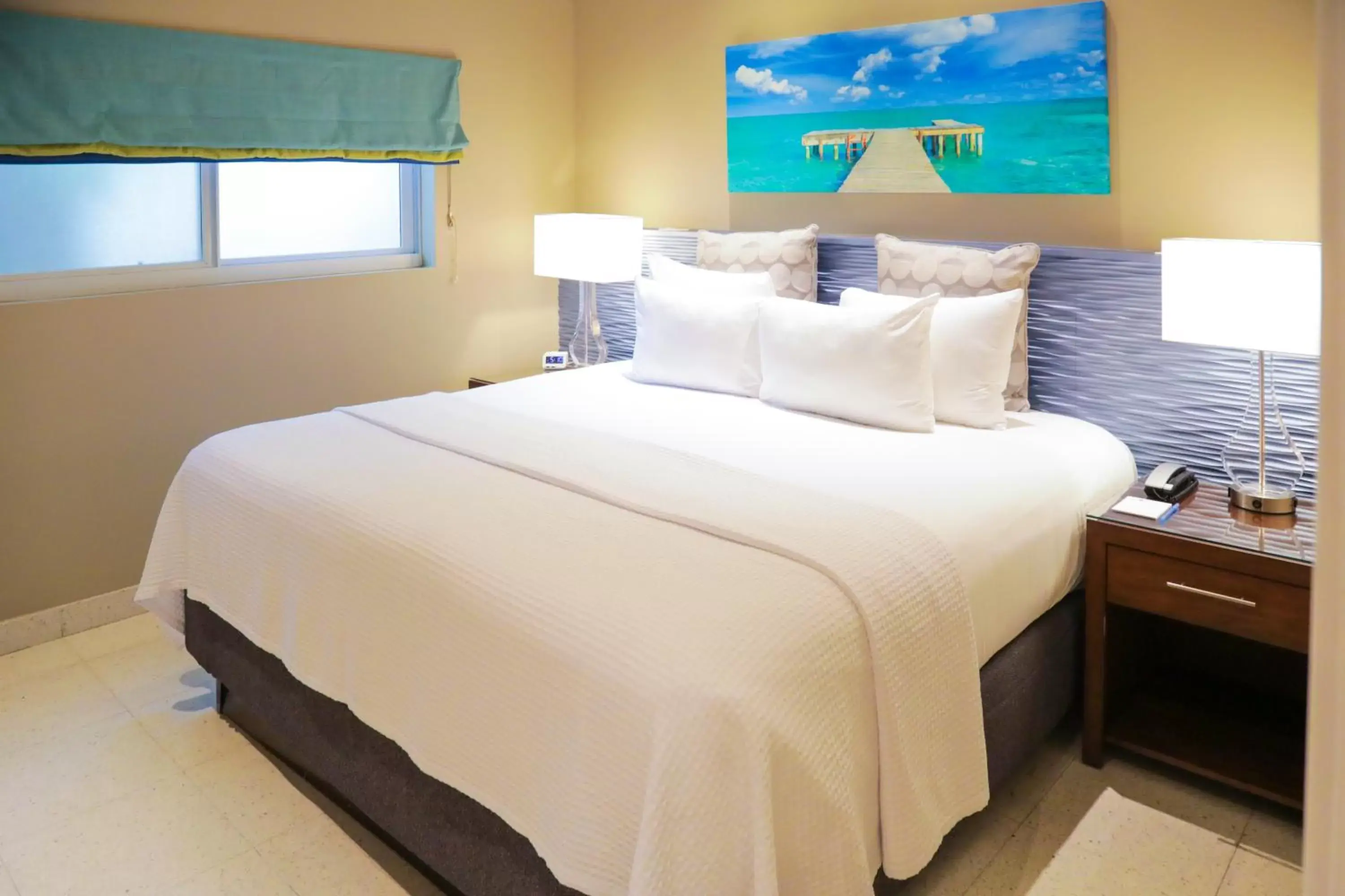 Bed in Orchid Key Inn - Adults Only