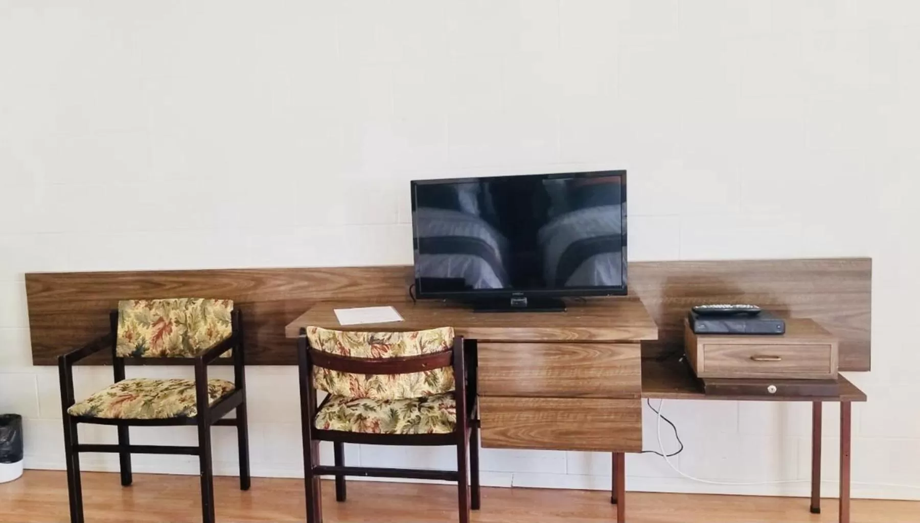 TV and multimedia in Duncan Motel