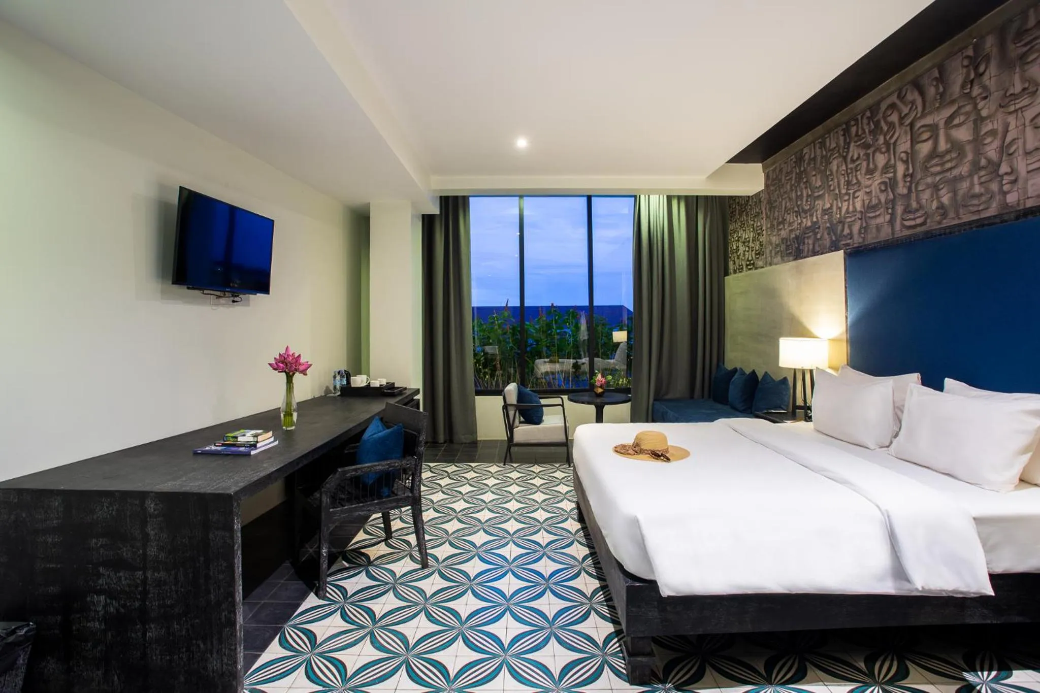 Photo of the whole room, Bed in Monthara Angkor Residence