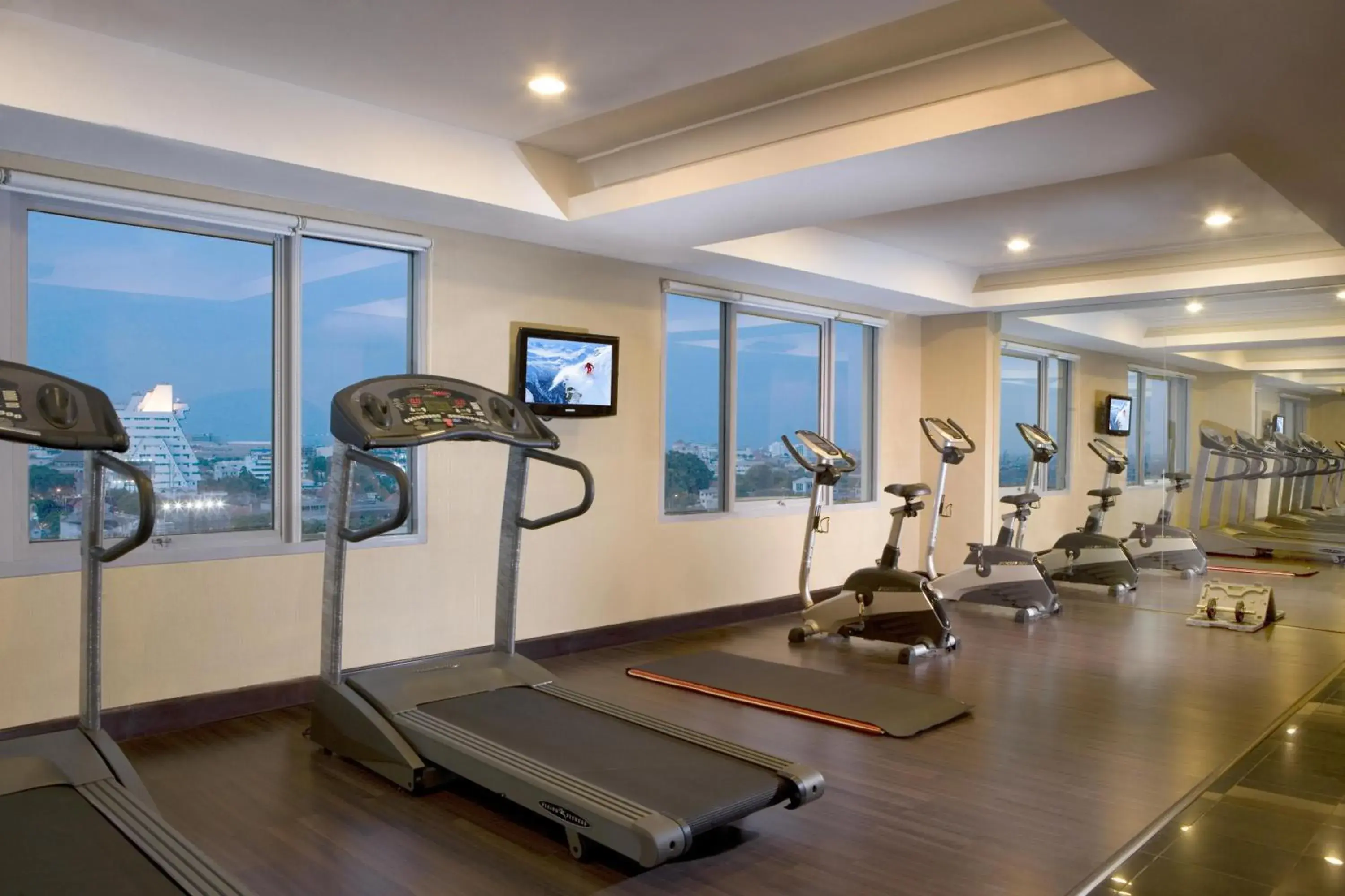 Fitness centre/facilities, Fitness Center/Facilities in Hotel Santika Pandegiling Surabaya