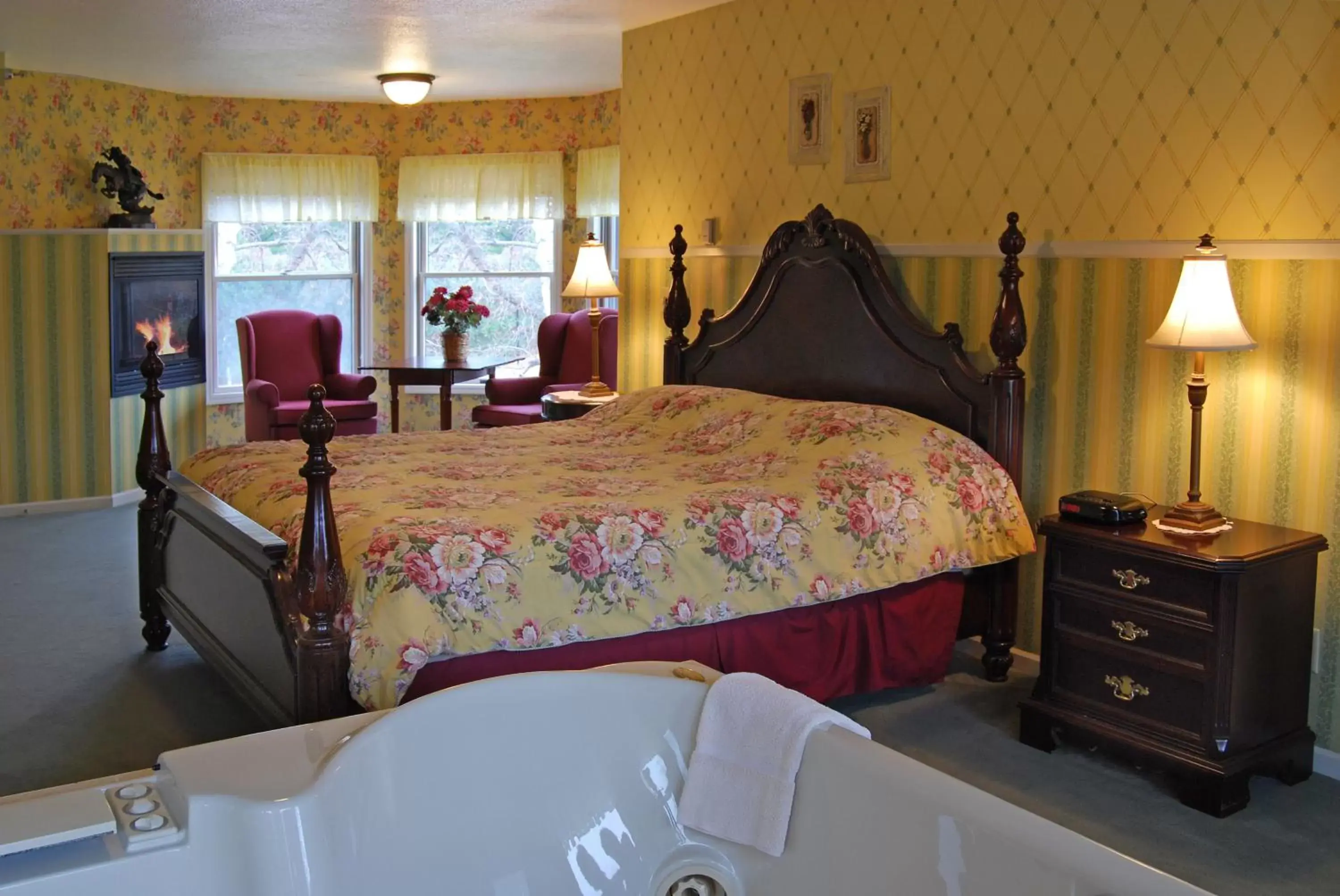 Photo of the whole room, Bed in Afton House Inn