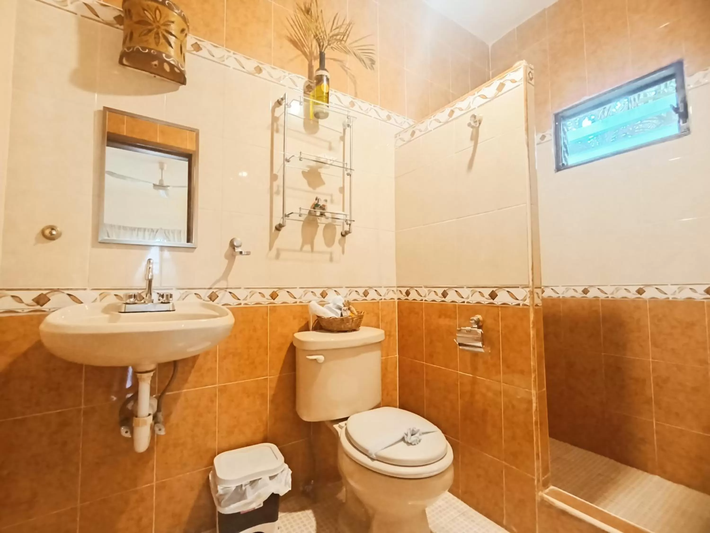 Bathroom in Casa De Los Pájaros - B&B