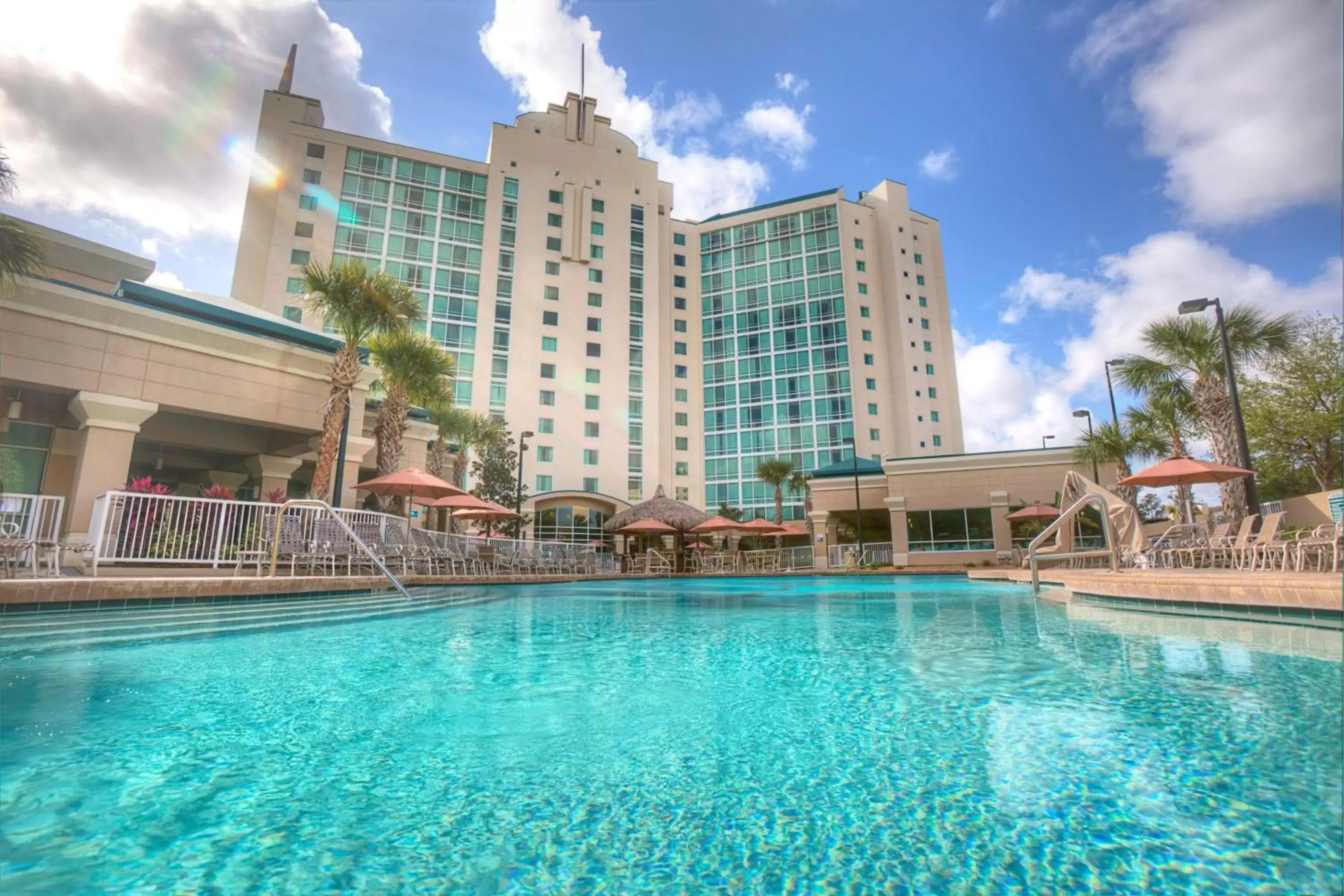 Swimming Pool in Hotel Kinetic Orlando Universal Blvd