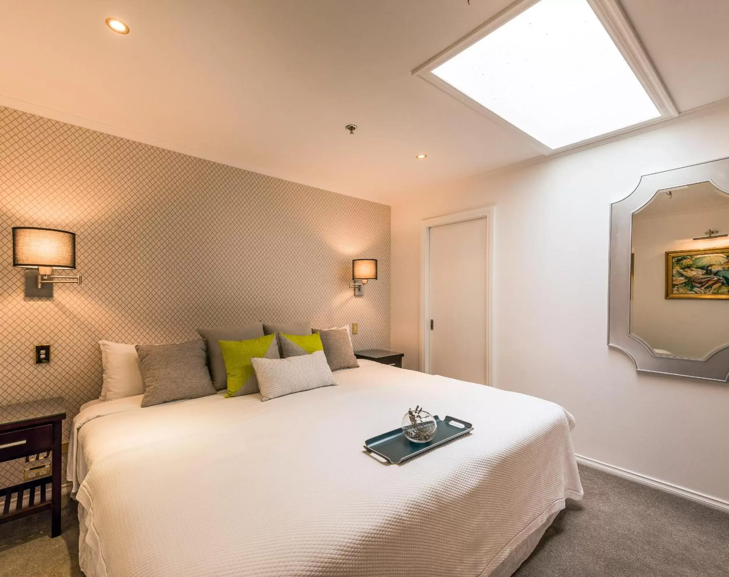 Bedroom, Bed in Fino Hotel & Suites