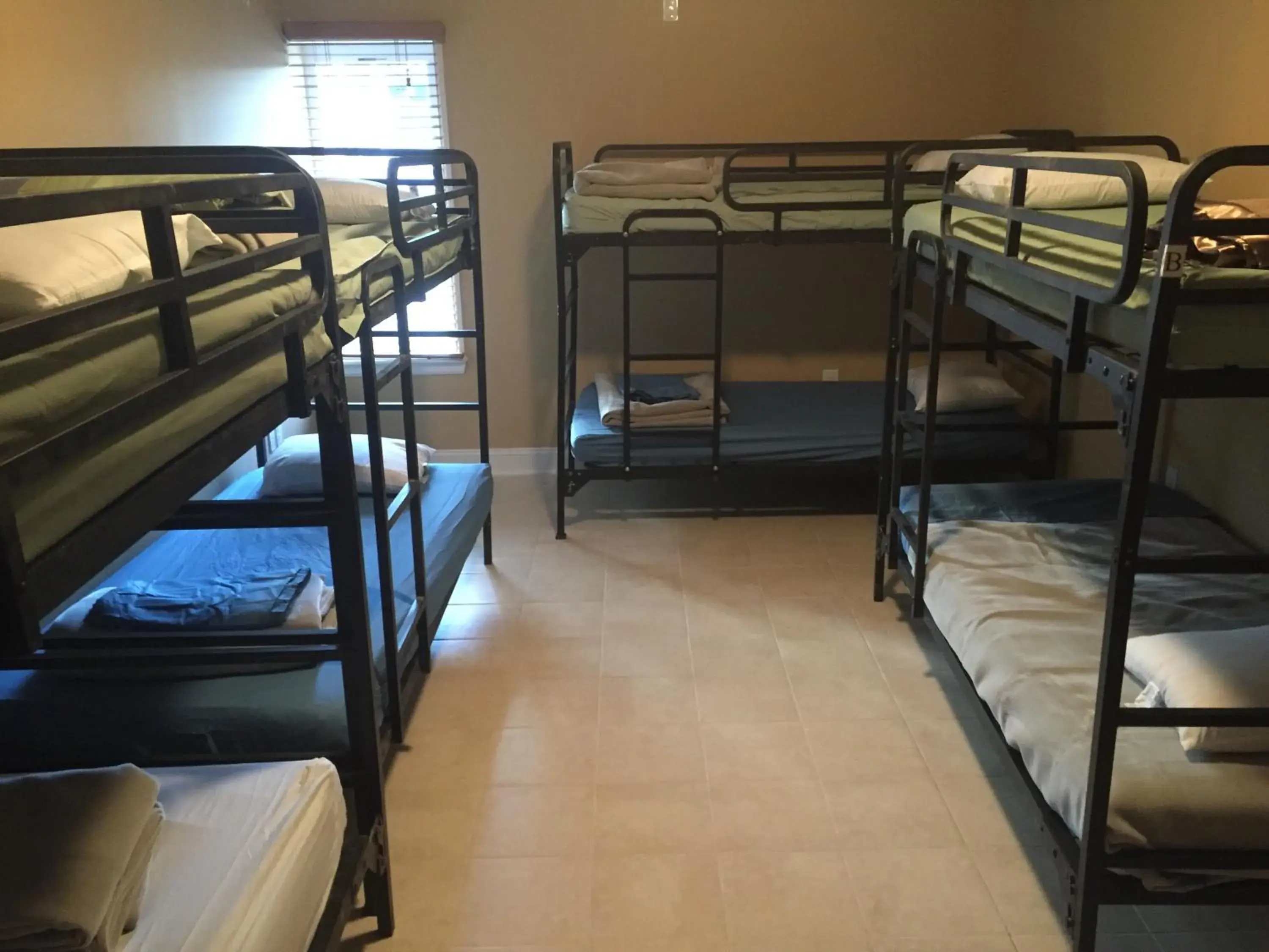 Bedroom, Bunk Bed in DC International Hostel 2
