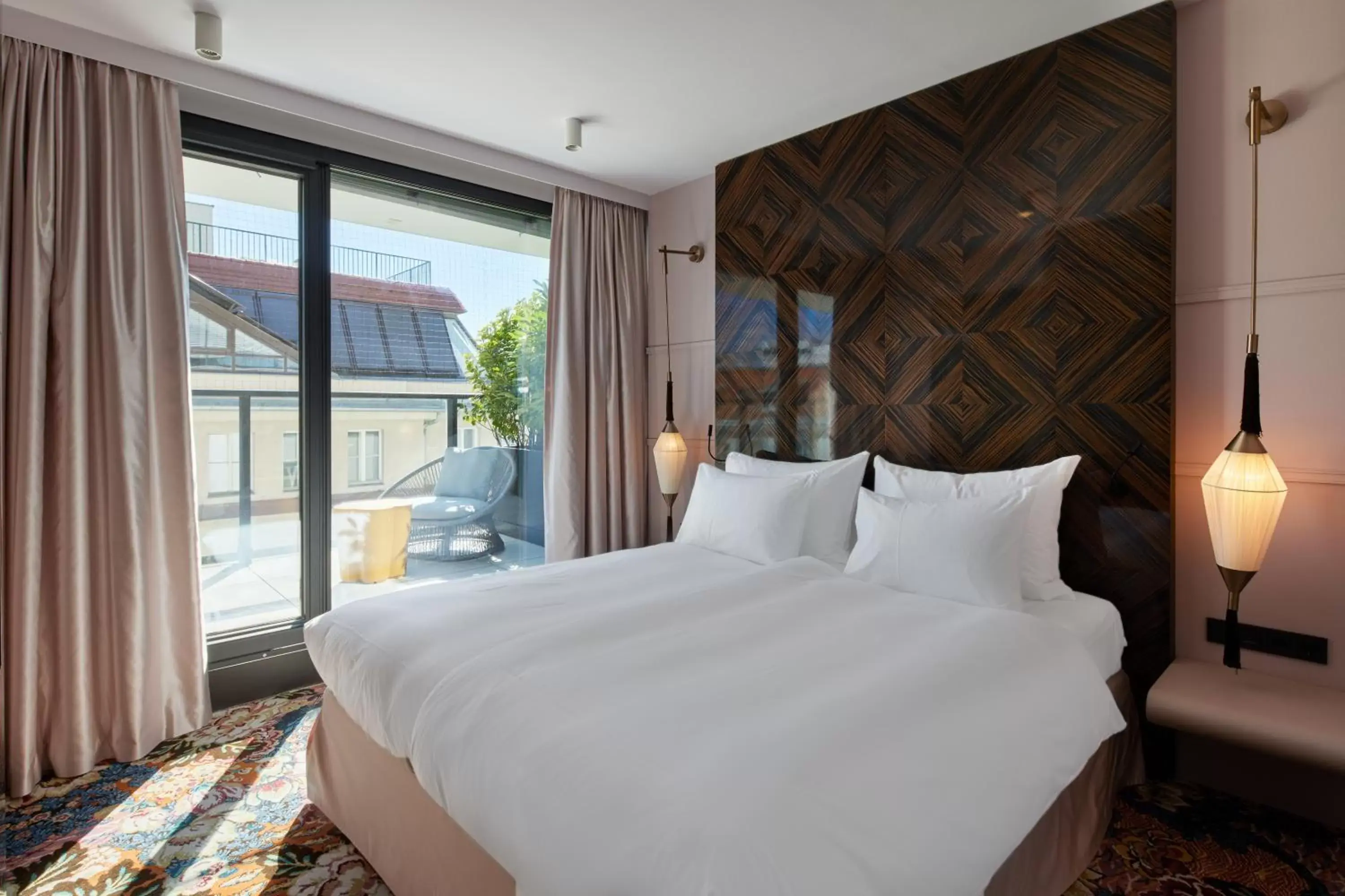Bedroom, Bed in Hotel Topazz & Lamée