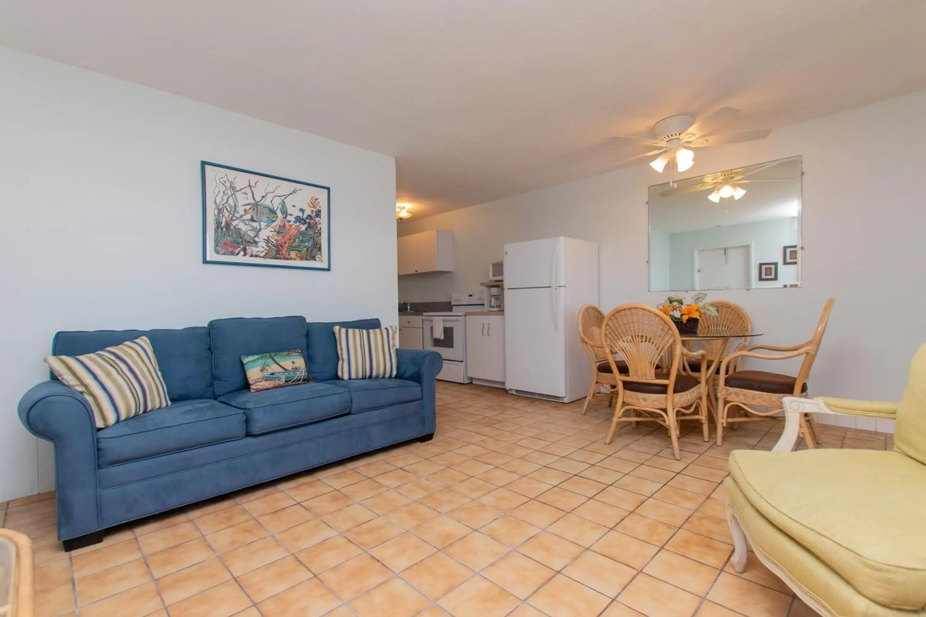 Seating Area in Sunset Cove Beach Resort