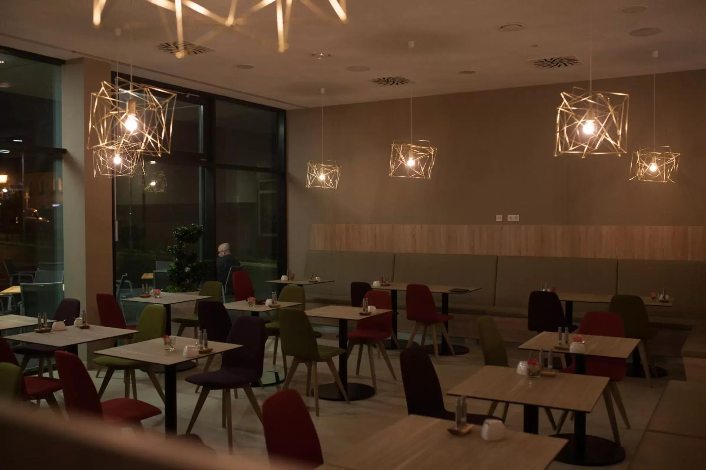 Lounge or bar, Restaurant/Places to Eat in Best Western Hotel Tulln